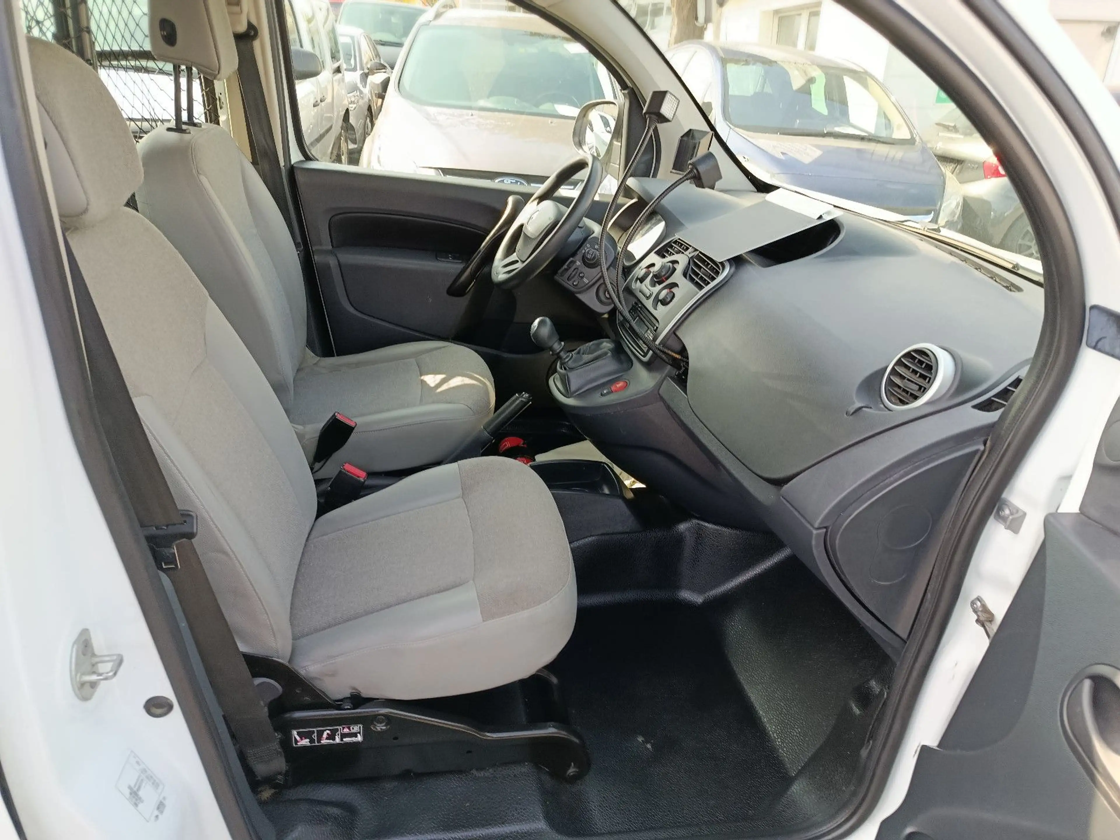 Renault Kangoo Rapid MAXI 2xSchiebetür - HU+AU NEU — photo 11