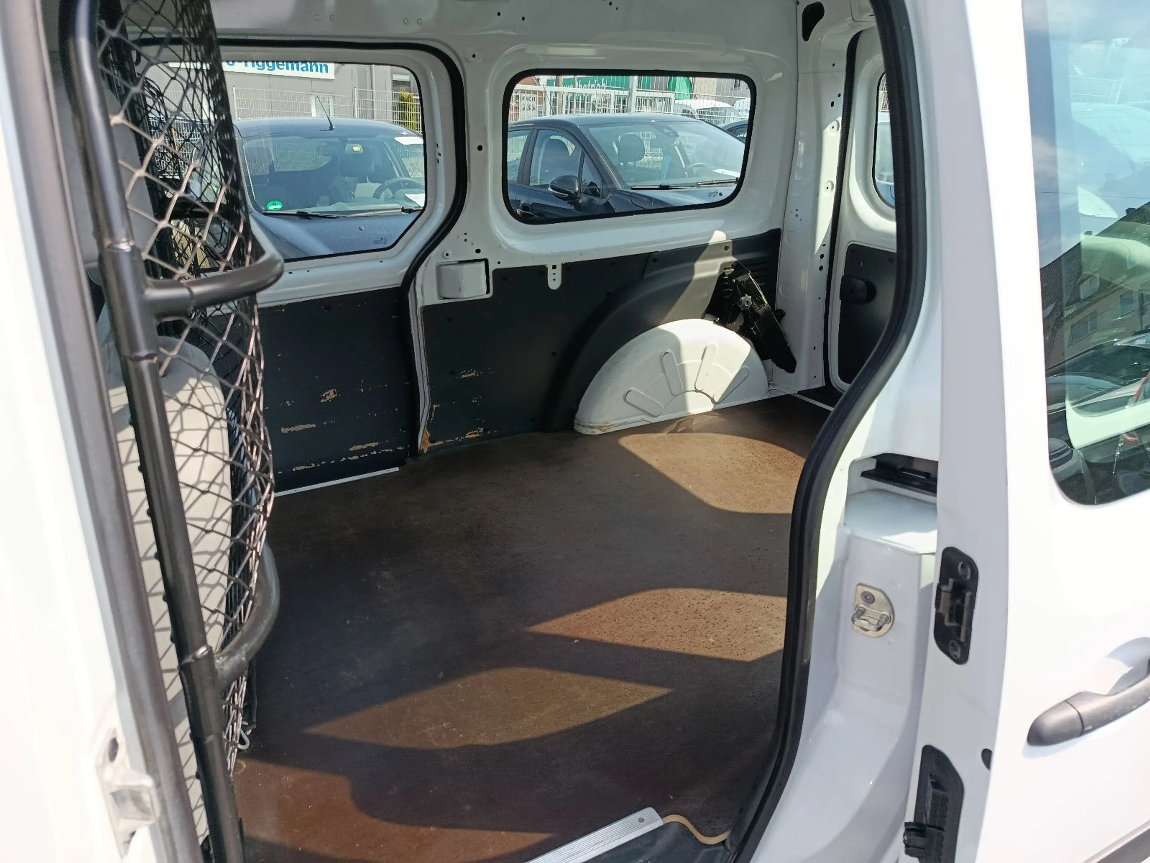 Renault Kangoo Rapid MAXI 2xSchiebetür - HU+AU NEU — photo 9