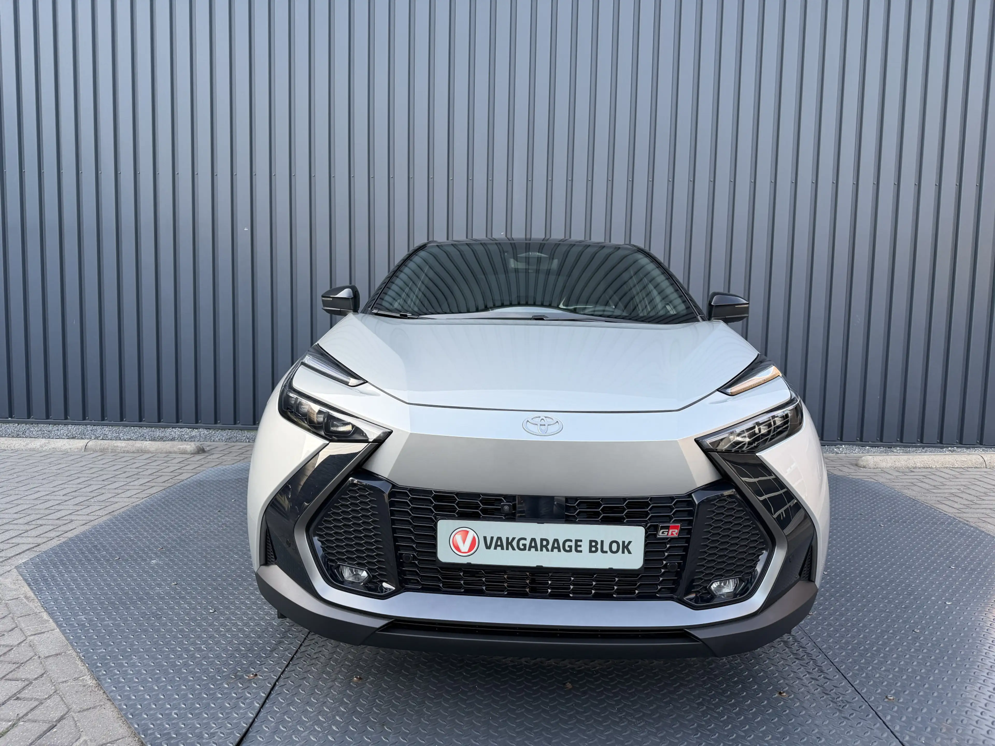 Toyota C-HR 2.0 Plug-in Hybrid 220 GR SPORT Première Edition | — photo 3