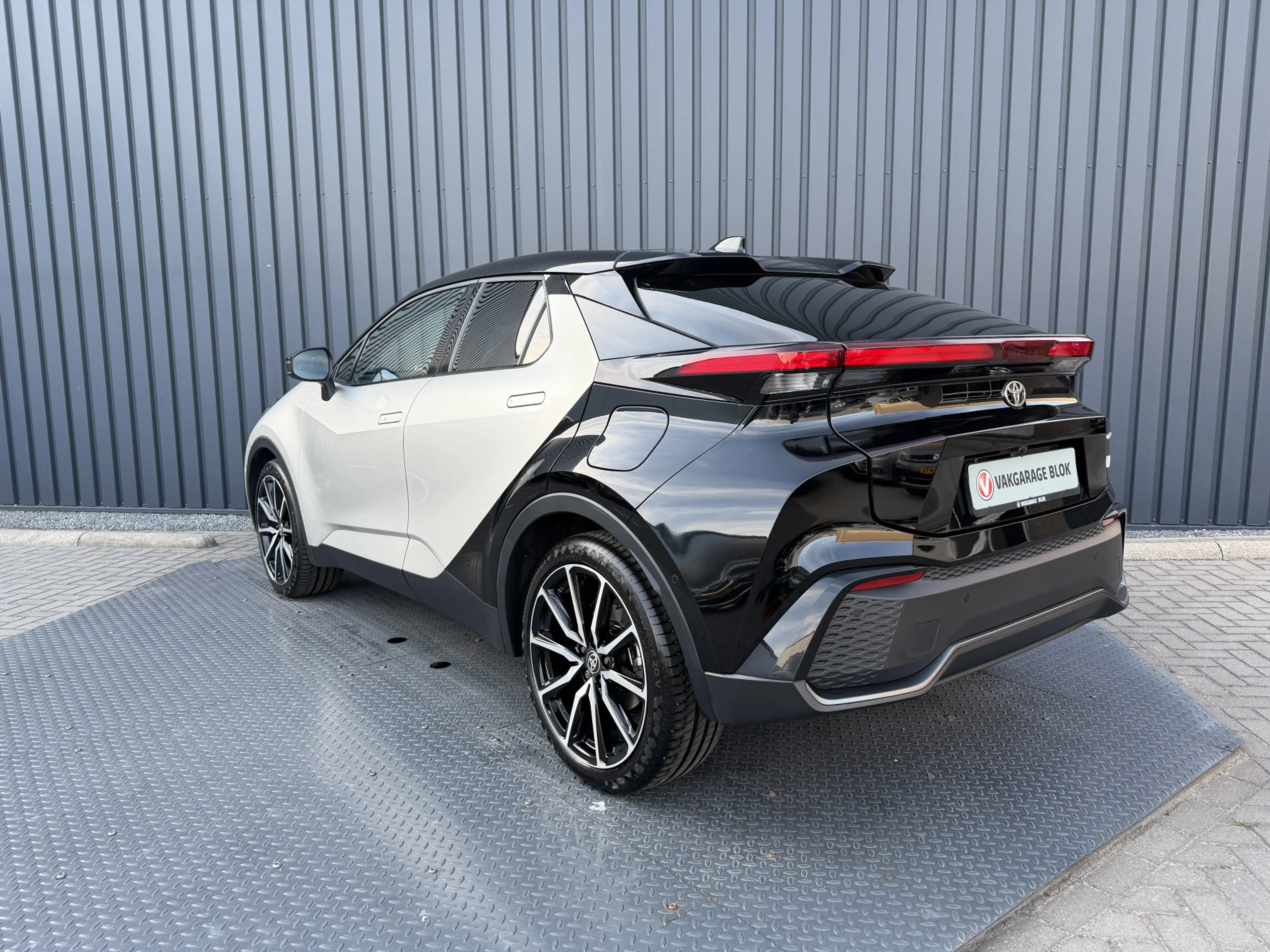 Toyota C-HR 2.0 Plug-in Hybrid 220 GR SPORT Première Edition | — photo 14