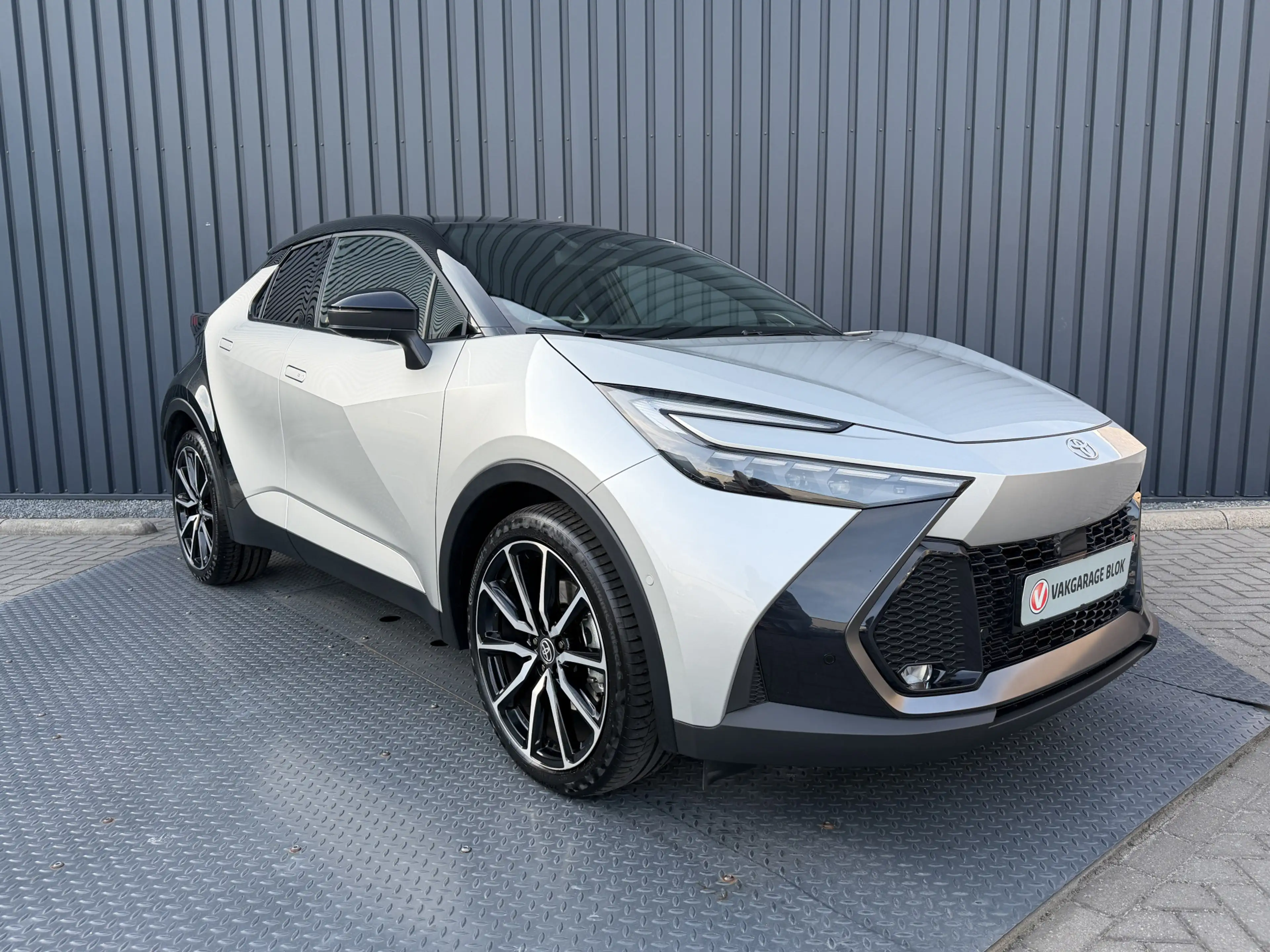 Toyota C-HR 2.0 Plug-in Hybrid 220 GR SPORT Première Edition | — photo 6