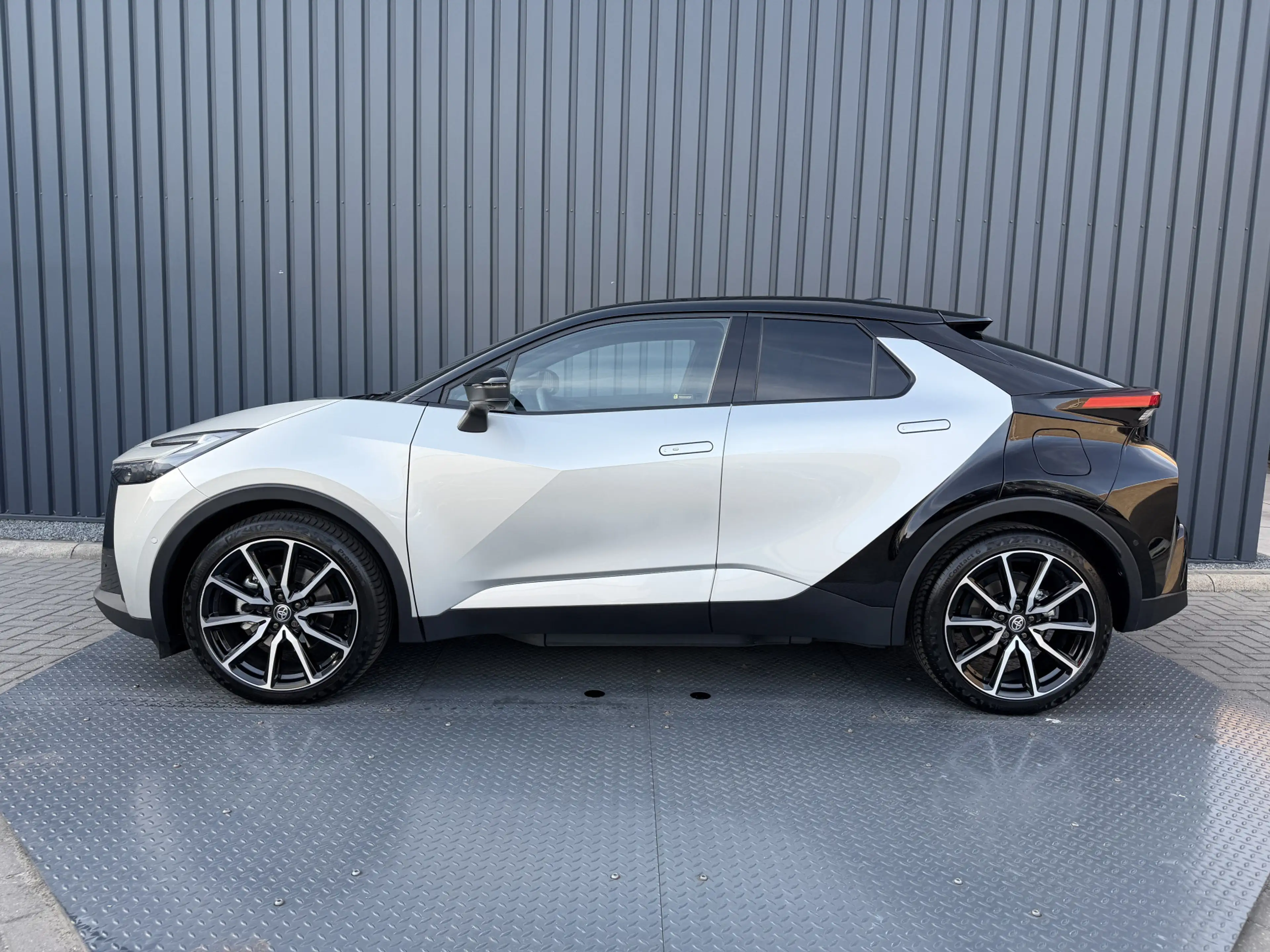 Toyota C-HR 2.0 Plug-in Hybrid 220 GR SPORT Première Edition | — photo 16