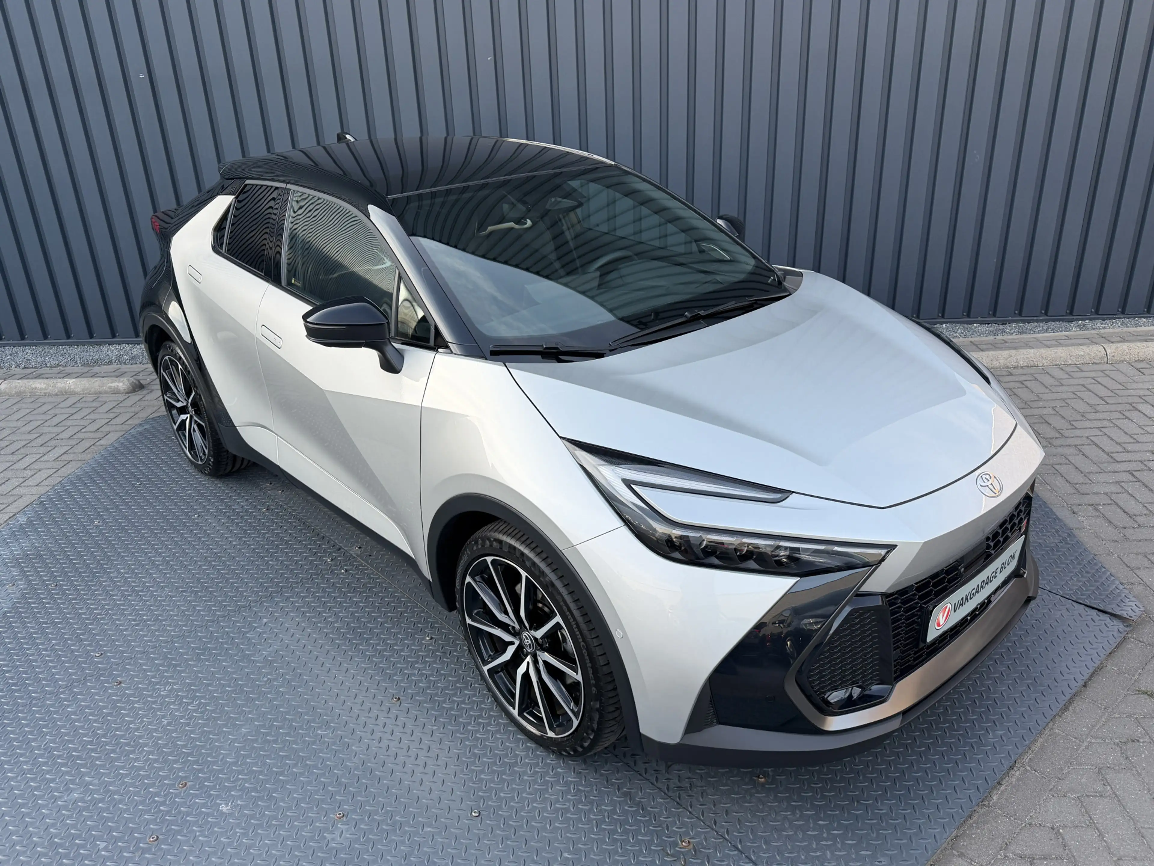 Toyota C-HR 2.0 Plug-in Hybrid 220 GR SPORT Première Edition | — photo 7
