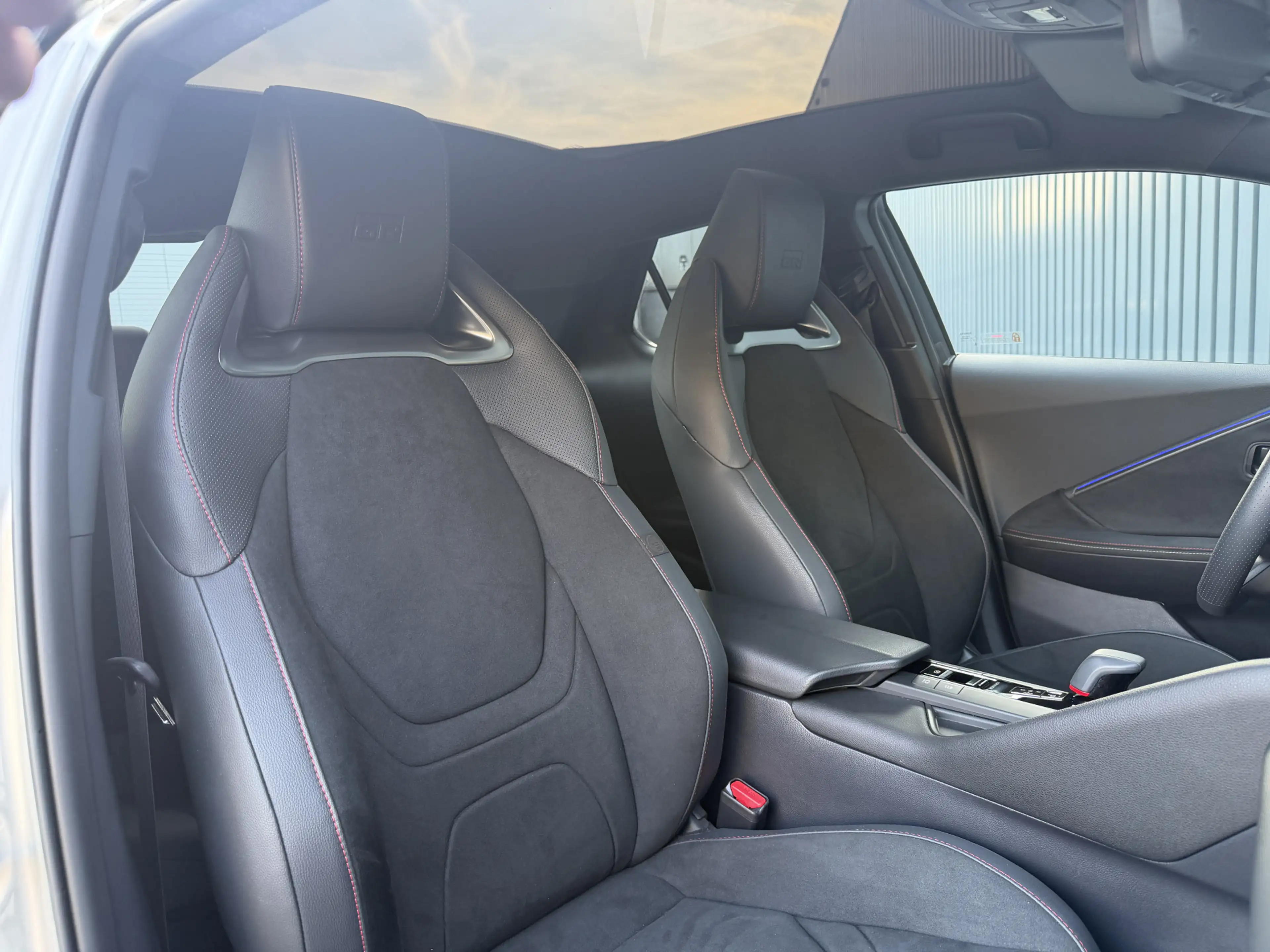 Toyota C-HR 2.0 Plug-in Hybrid 220 GR SPORT Première Edition | — photo 21