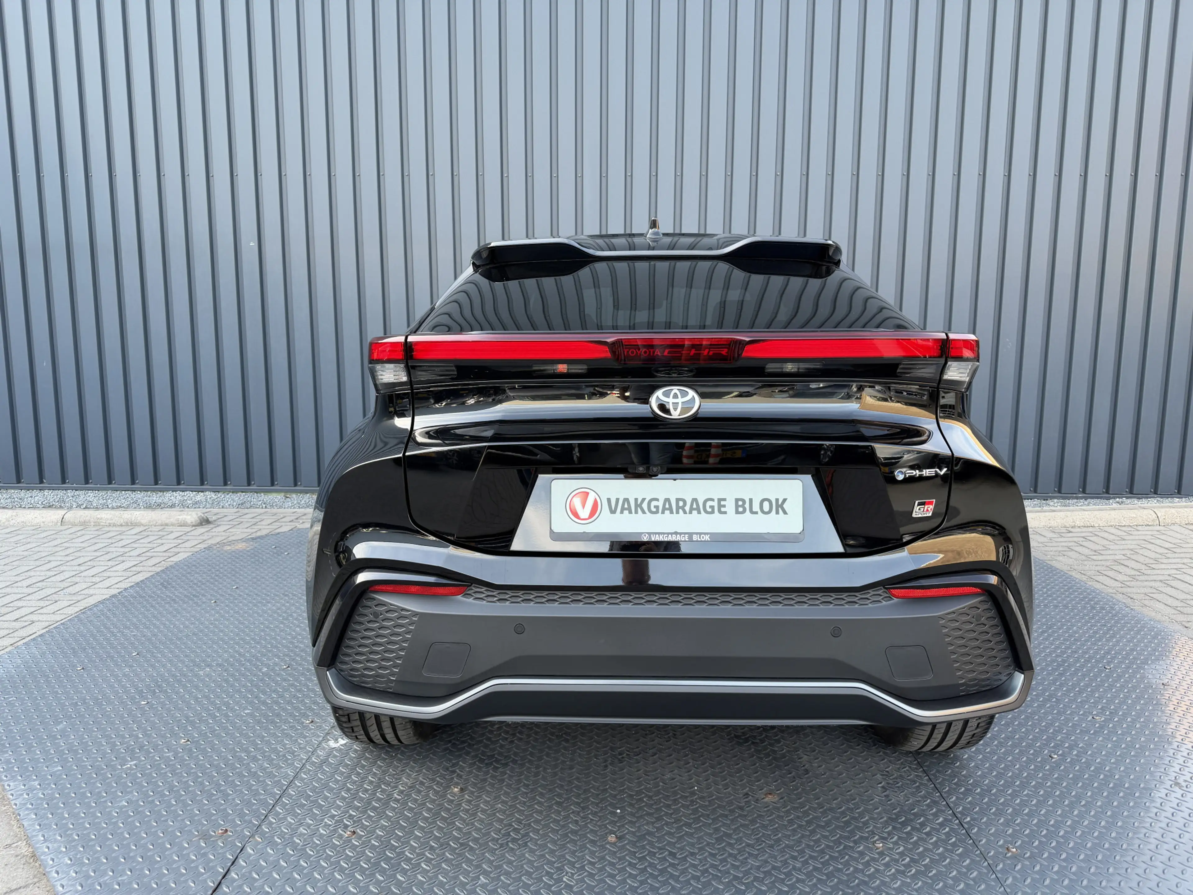 Toyota C-HR 2.0 Plug-in Hybrid 220 GR SPORT Première Edition | — photo 13
