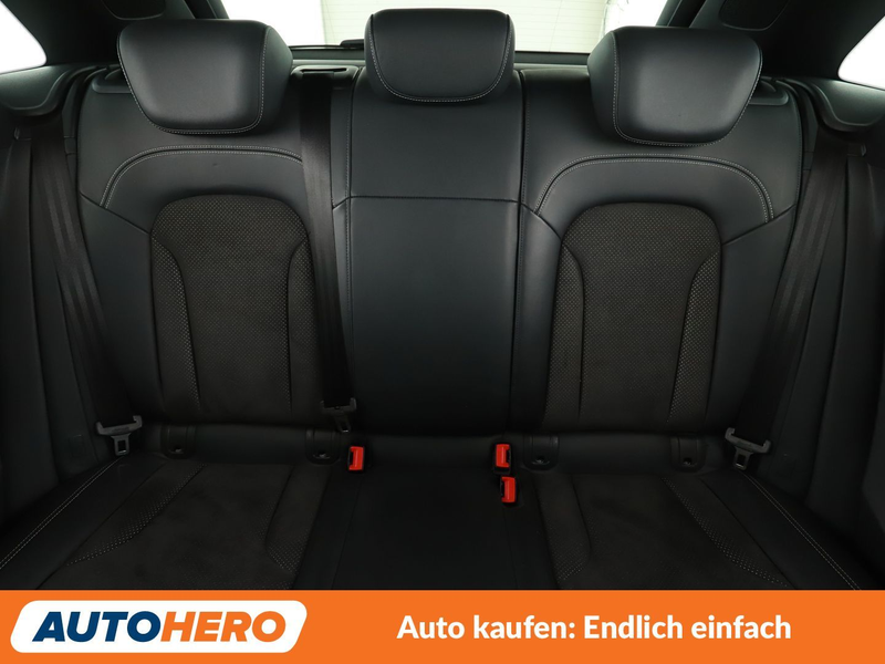 Audi Q3 2.0 TFSI quattro Sport Aut.*NAVI*TEMPO*LED* — photo 13