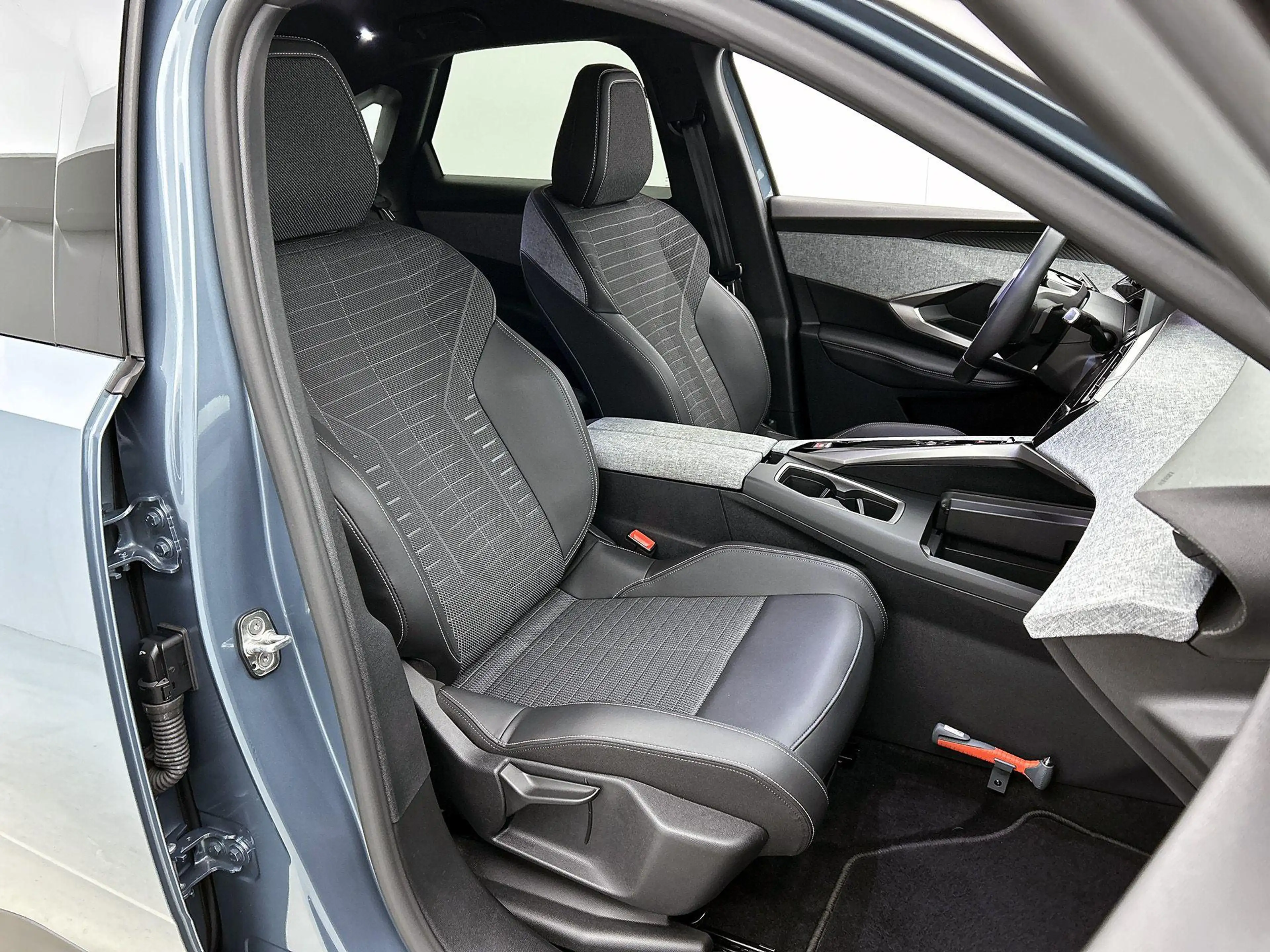 Peugeot 3008 e-3008 SUV Allure Avantage 73 kWh 210pk | Accu 95% — photo 15