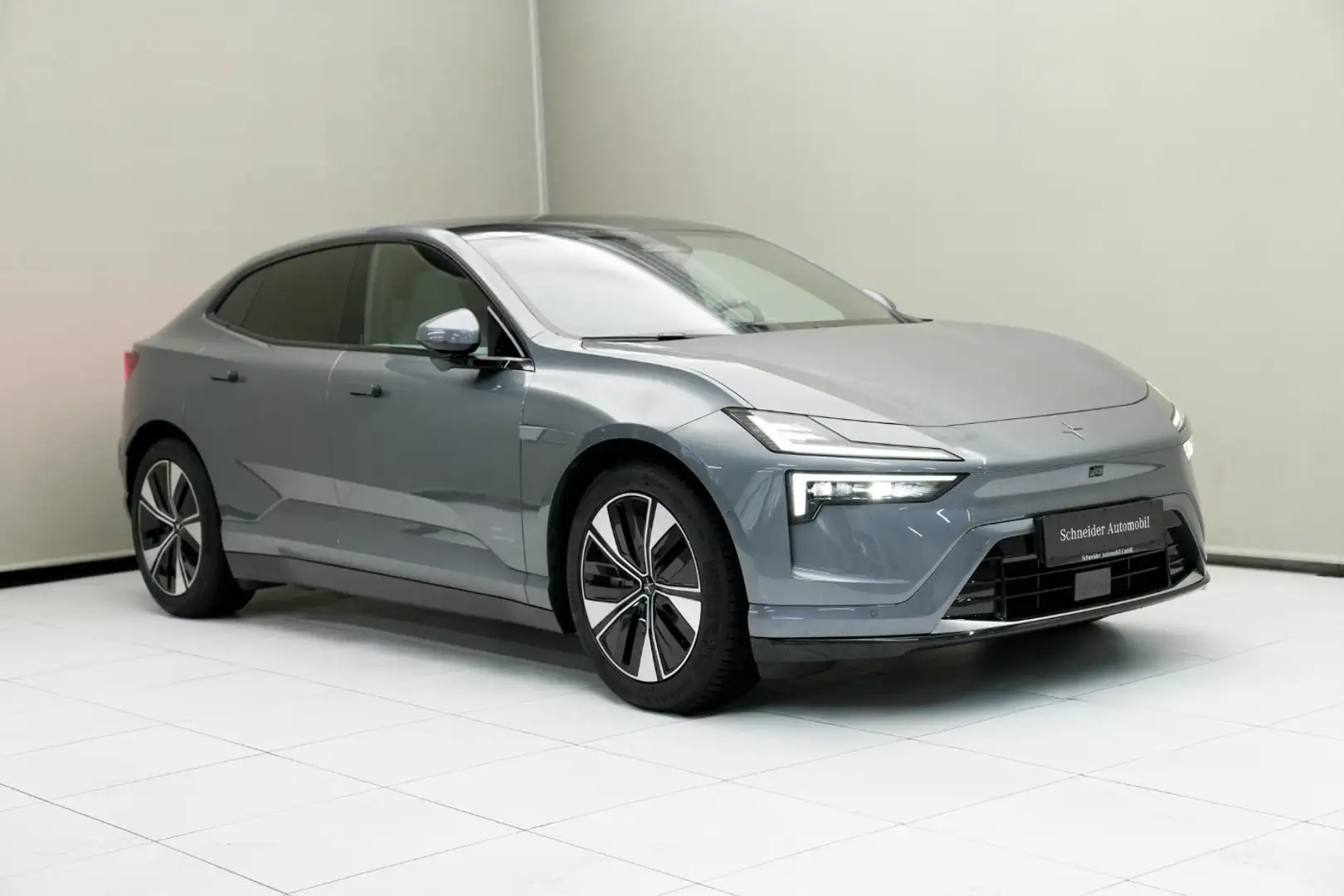 Polestar 4 Long Range Dual Motor Elektro 100kWh el.Heck Grau - 1