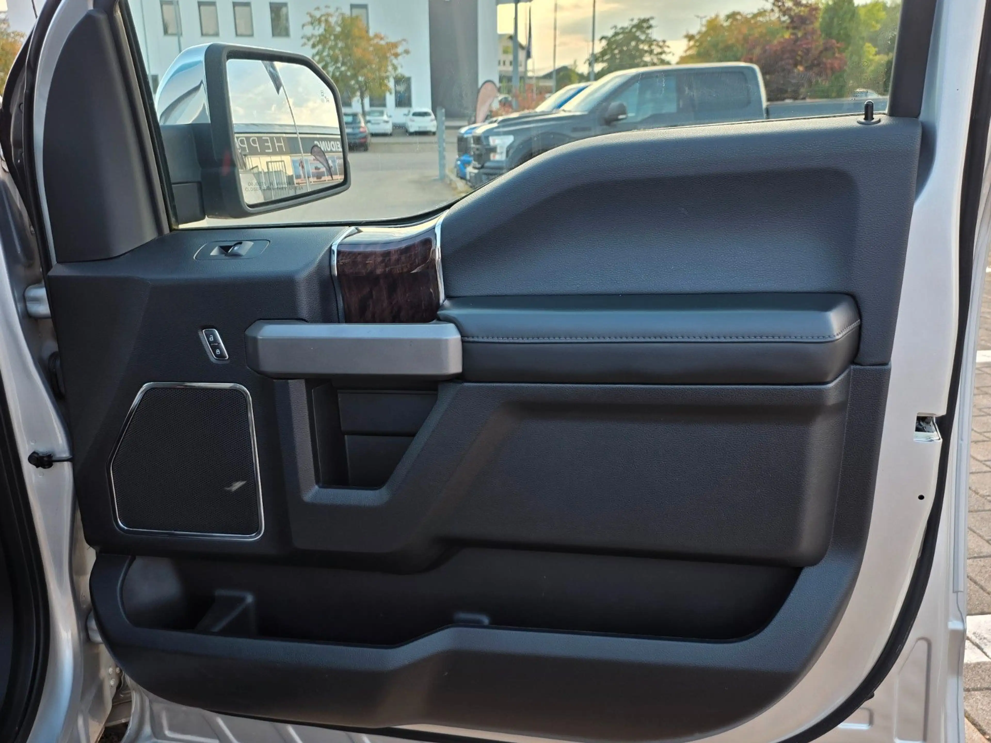 Ford F 150 Platinum LOBO Vollaus. LPG LED Massage KeyGo — photo 42