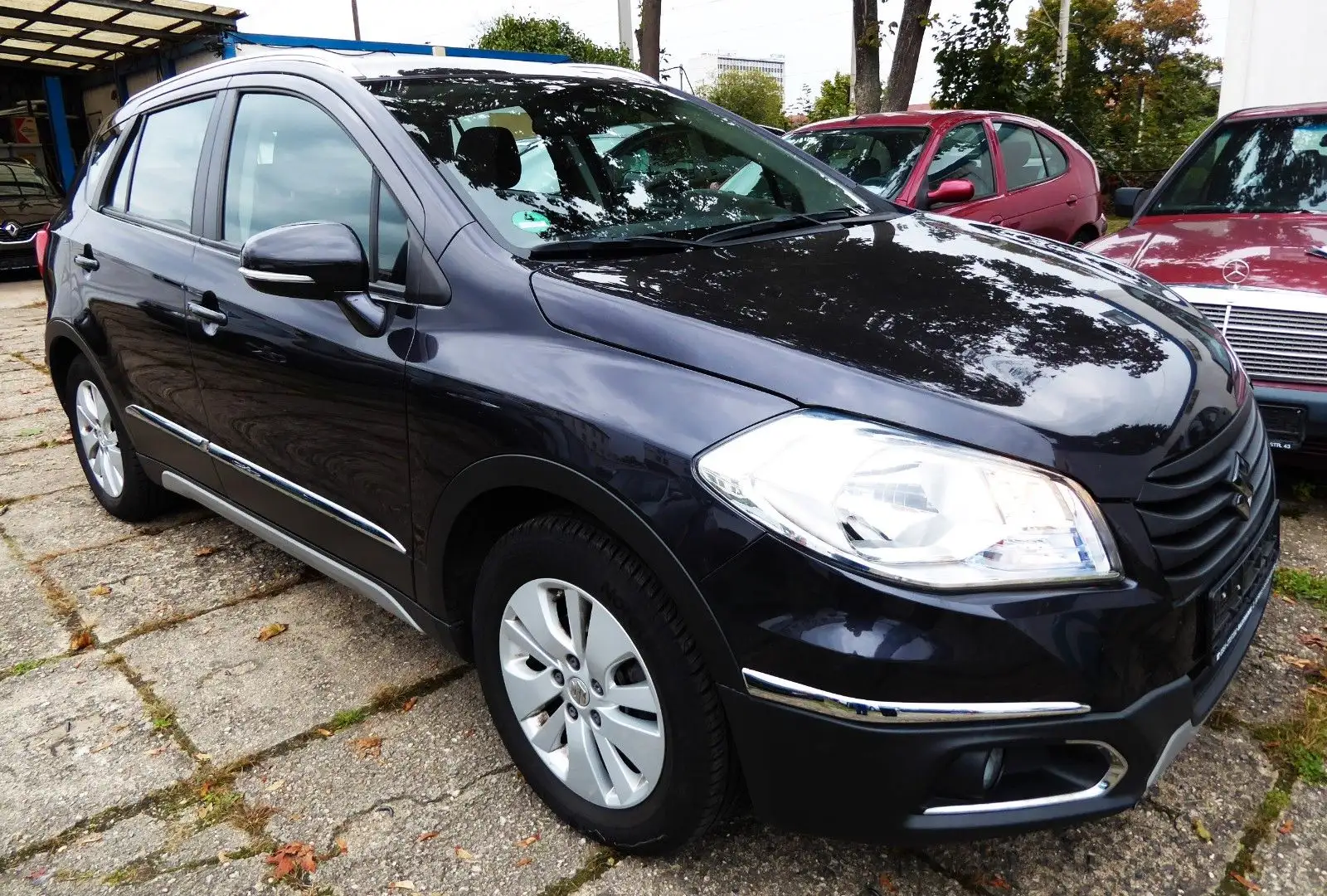 Suzuki (SX4) S-Cross Comf. 4x4 Klima,Tempom.Alu,AHK,E6 Schwarz - 1
