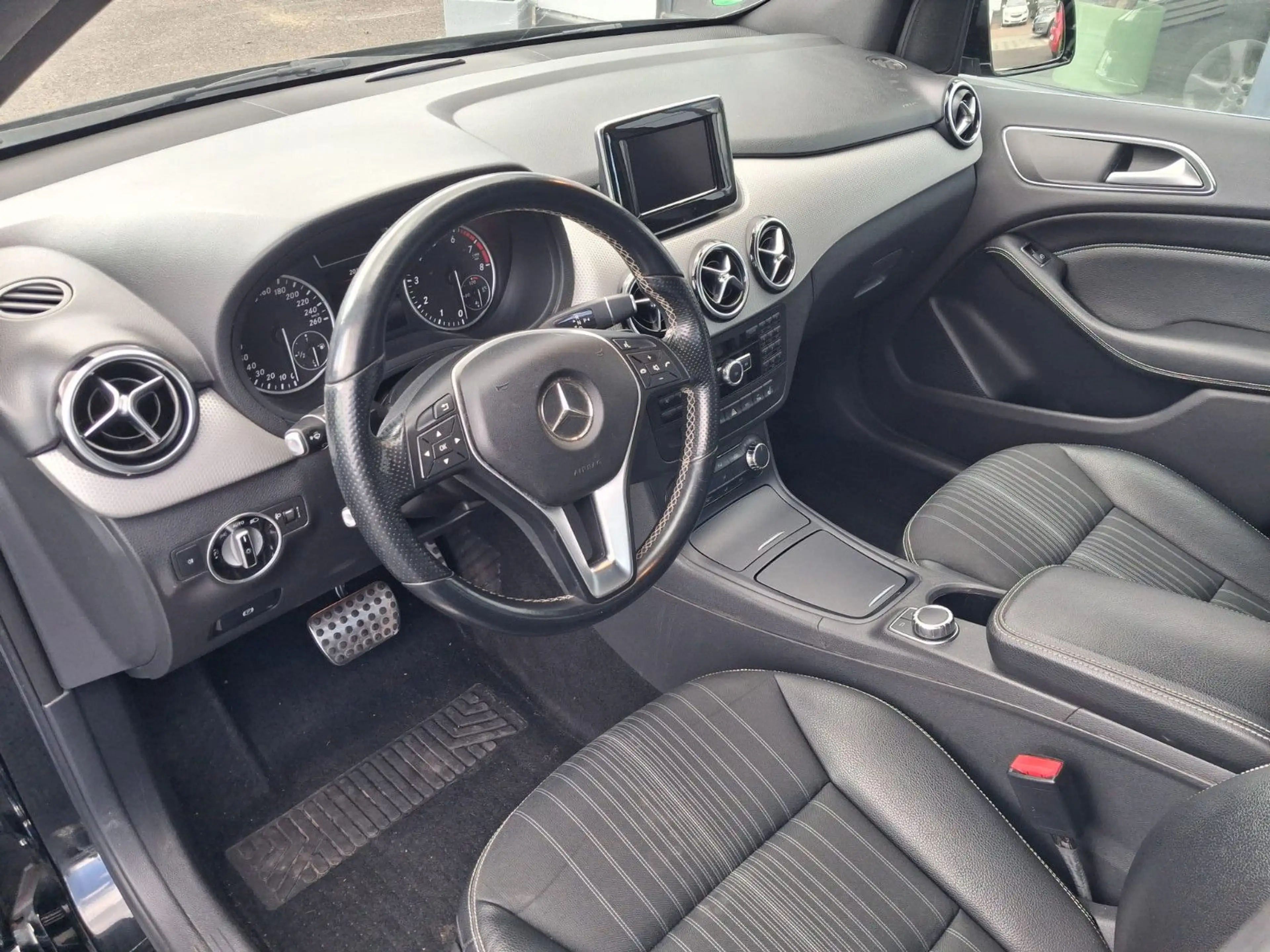 Mercedes-Benz B 180 B B 180 — photo 9