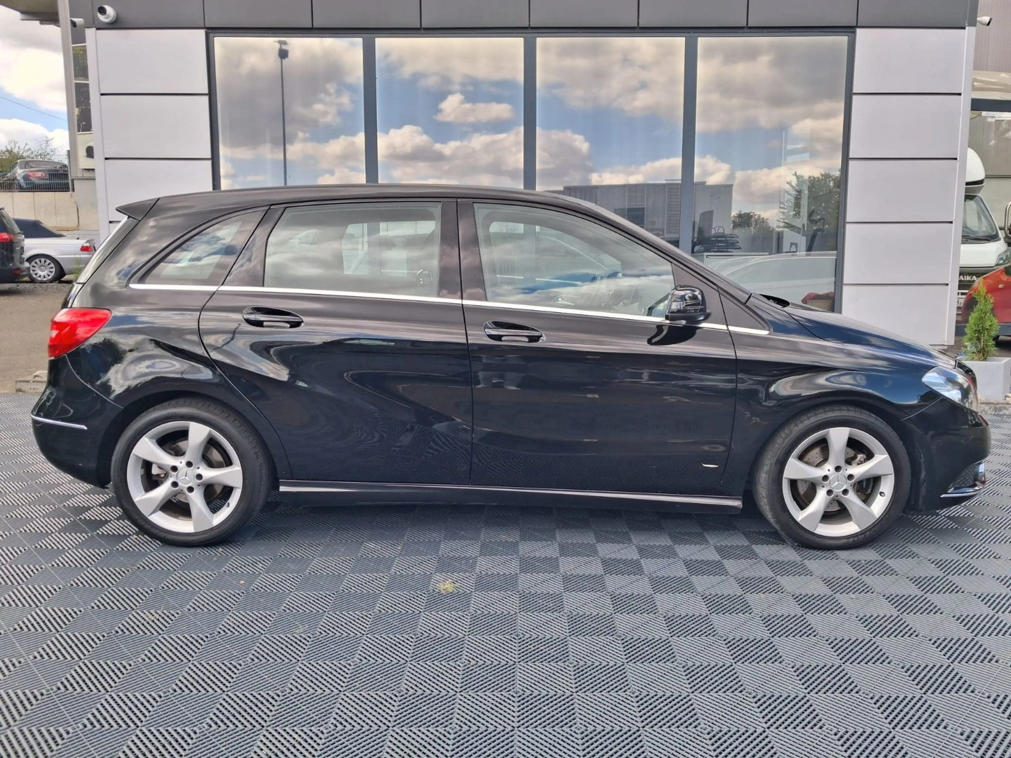 Mercedes-Benz B 180 B B 180 — photo 4