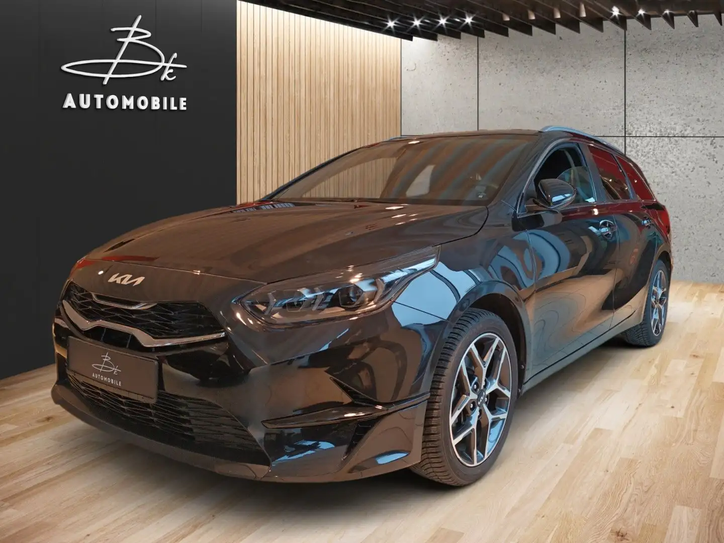 Kia Ceed SW / cee'd SW Schwarz - 1