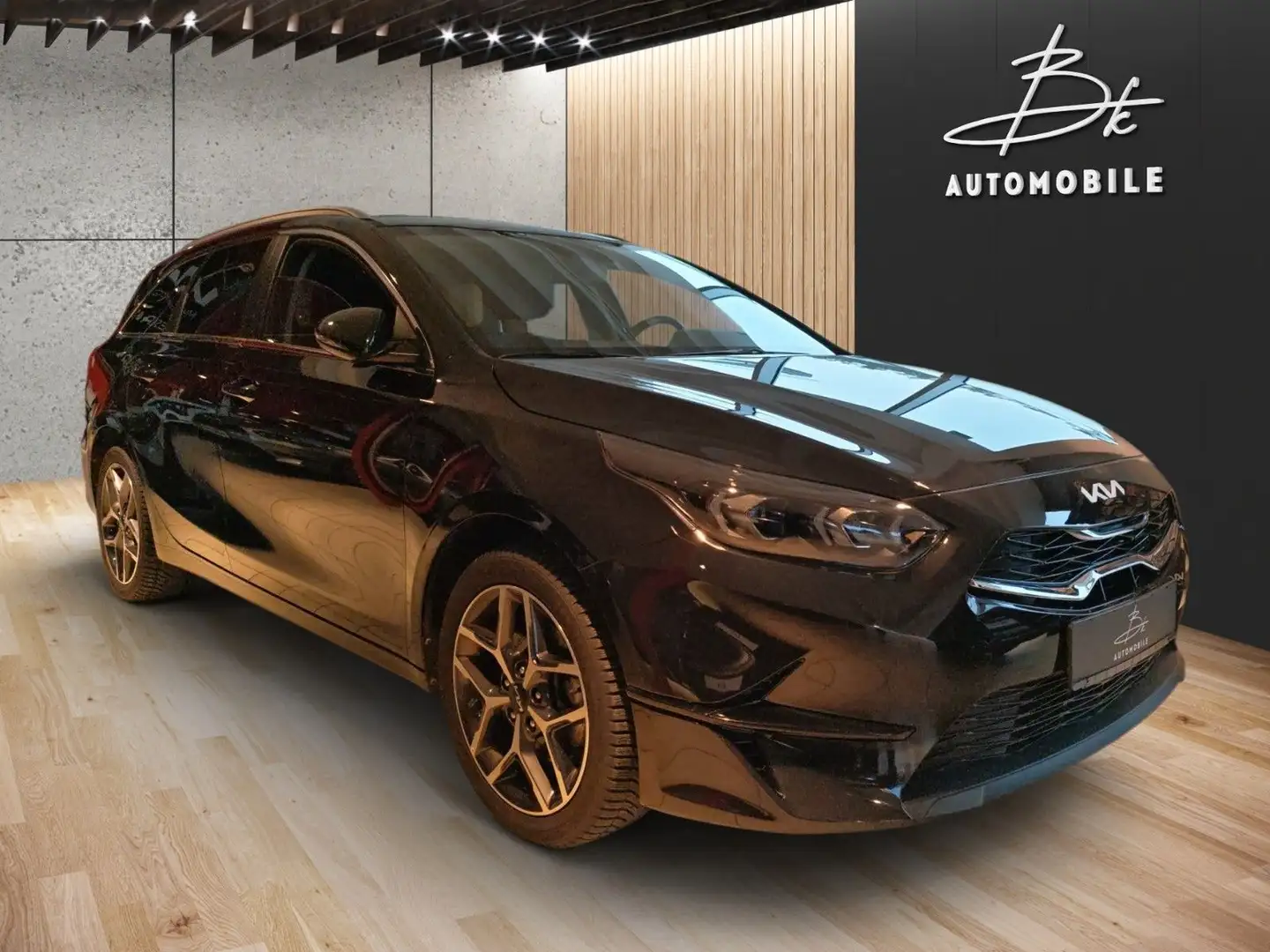 Kia Ceed SW / cee'd SW Schwarz - 2