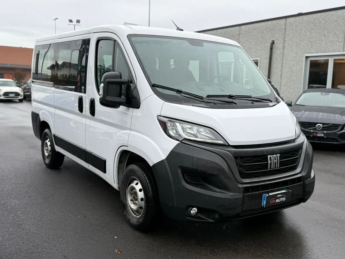 Fiat Ducato 9 POSTI 2.2 mjet 140cv CARPLAY/TELECAMERA Weiß - 1