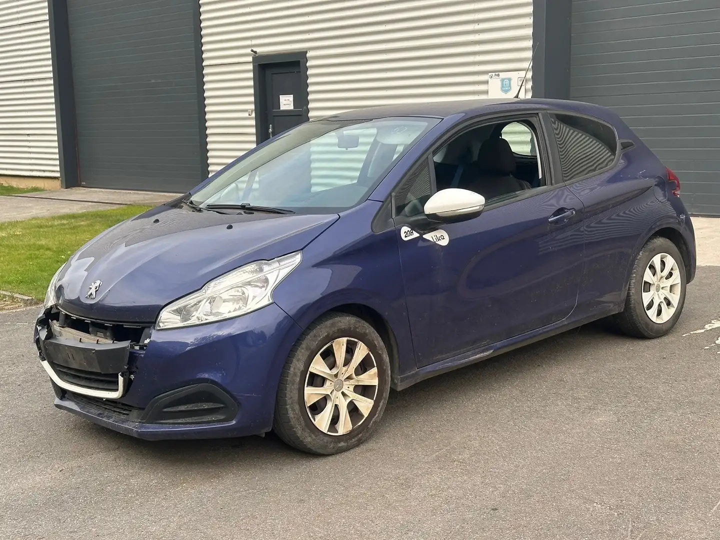 Peugeot 208 1.0i PureTech Access accident - 2