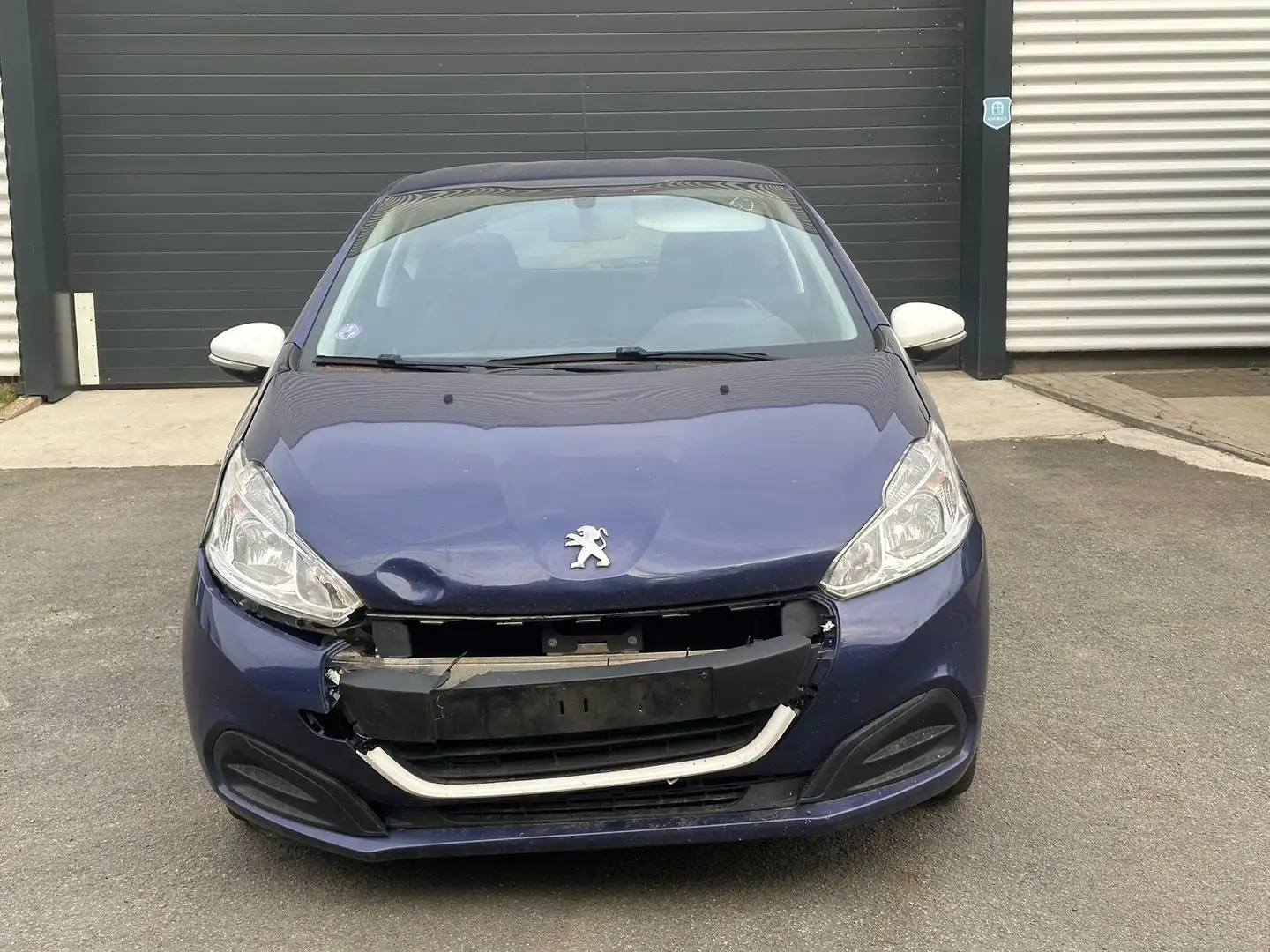 Peugeot 208 1.0i PureTech Access accident - 1