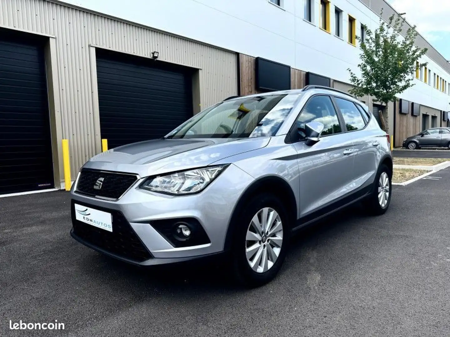 SEAT Arona 1.0 ECOTSI 115CH STYLE GRATUITE Gris - 1