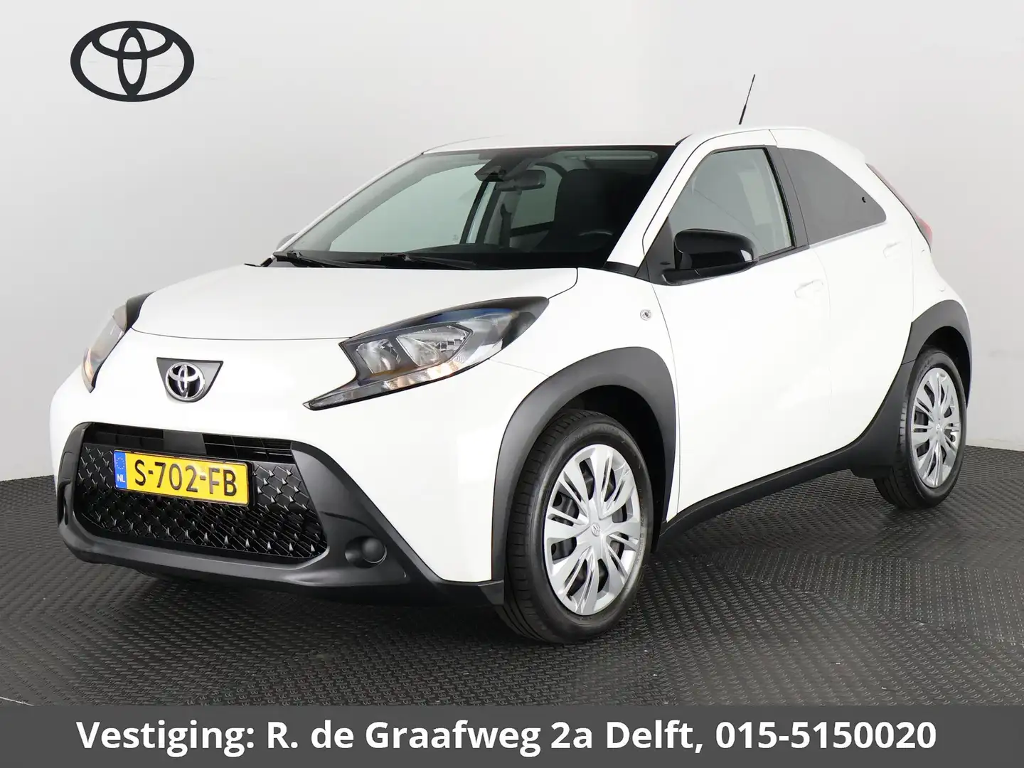Toyota Aygo X 1.0 VVT-i MT Play | 1e eigenaar | Apple Carplay & Wit - 1