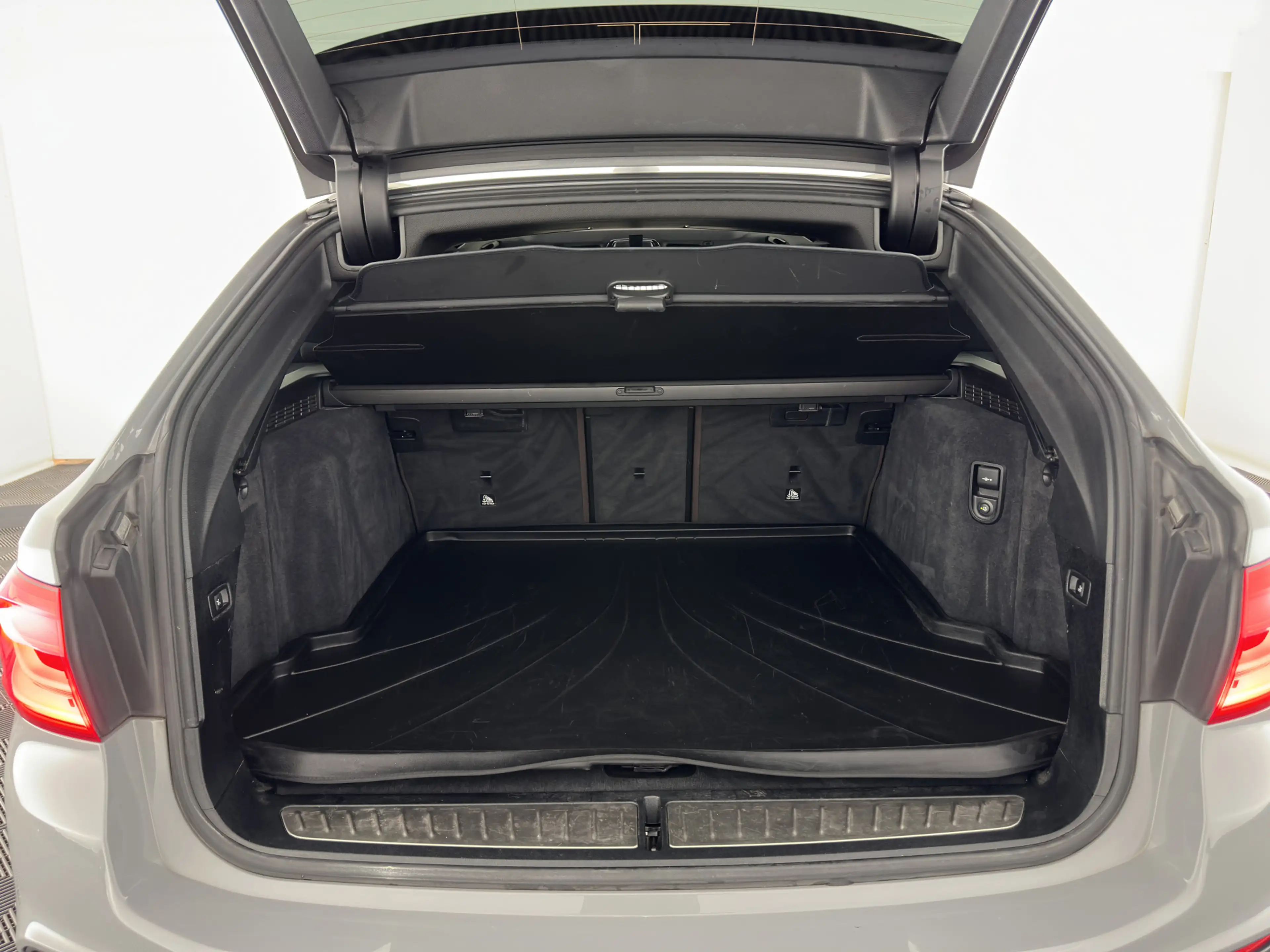 BMW M550 5-serie Touring M550d xDrive High Executive M-Spor — photo 11
