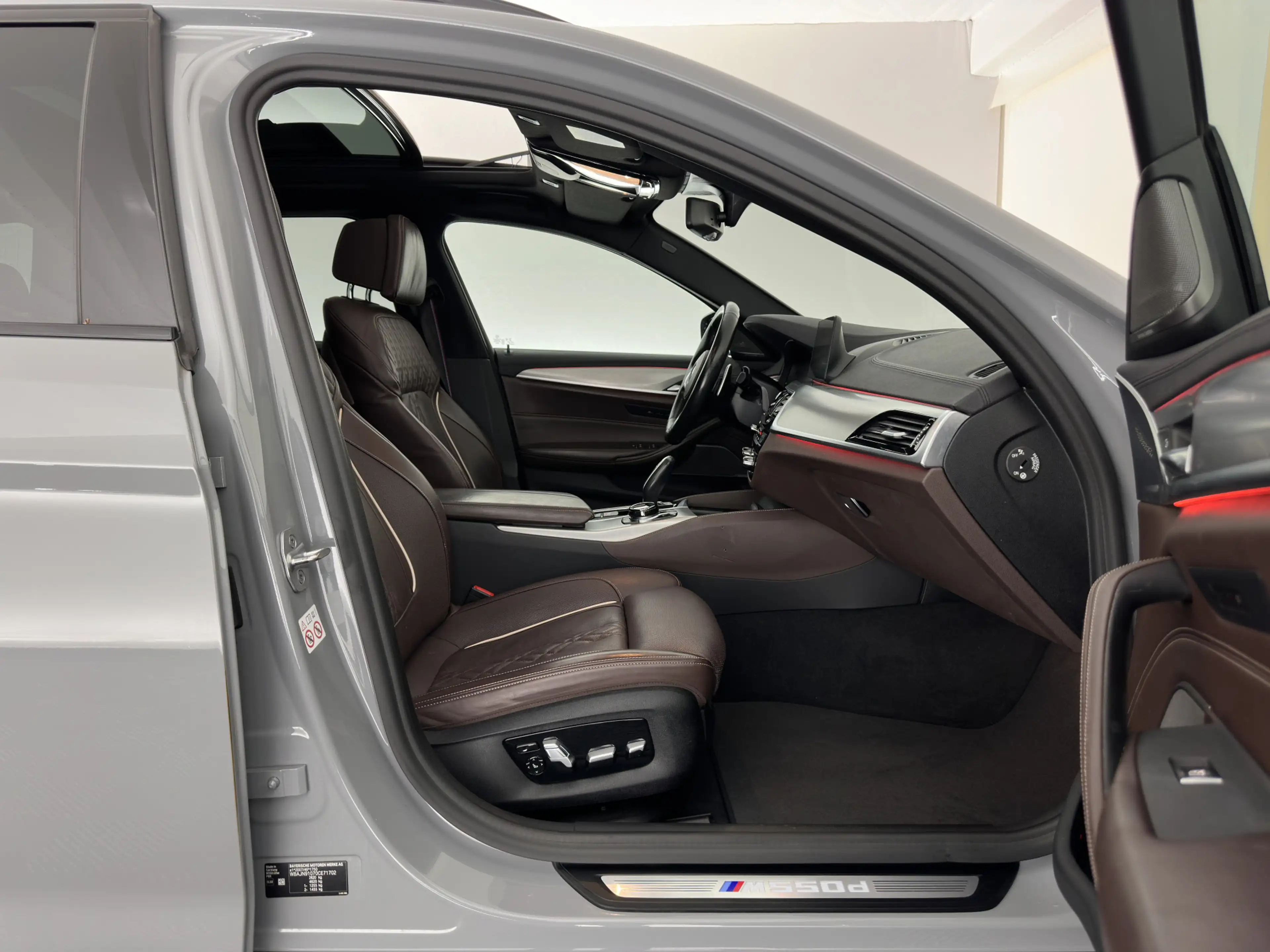 BMW M550 5-serie Touring M550d xDrive High Executive M-Spor — photo 13