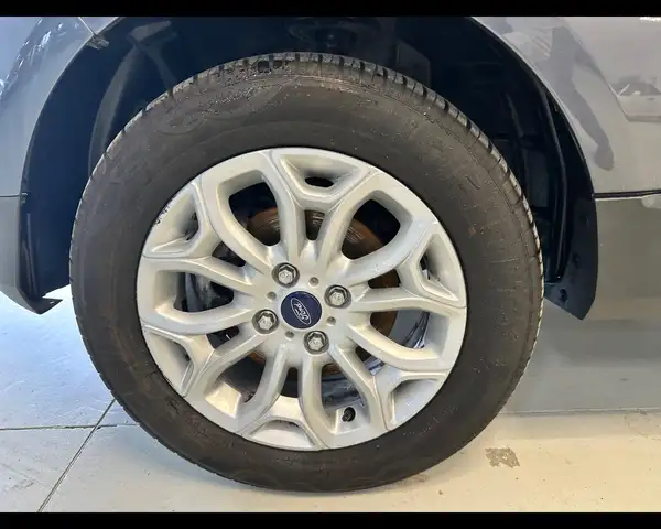 Ford Ecosport view 3