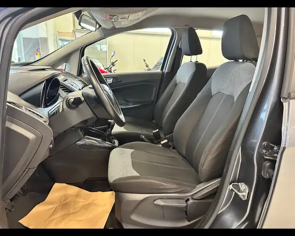 Ford Ecosport view 11