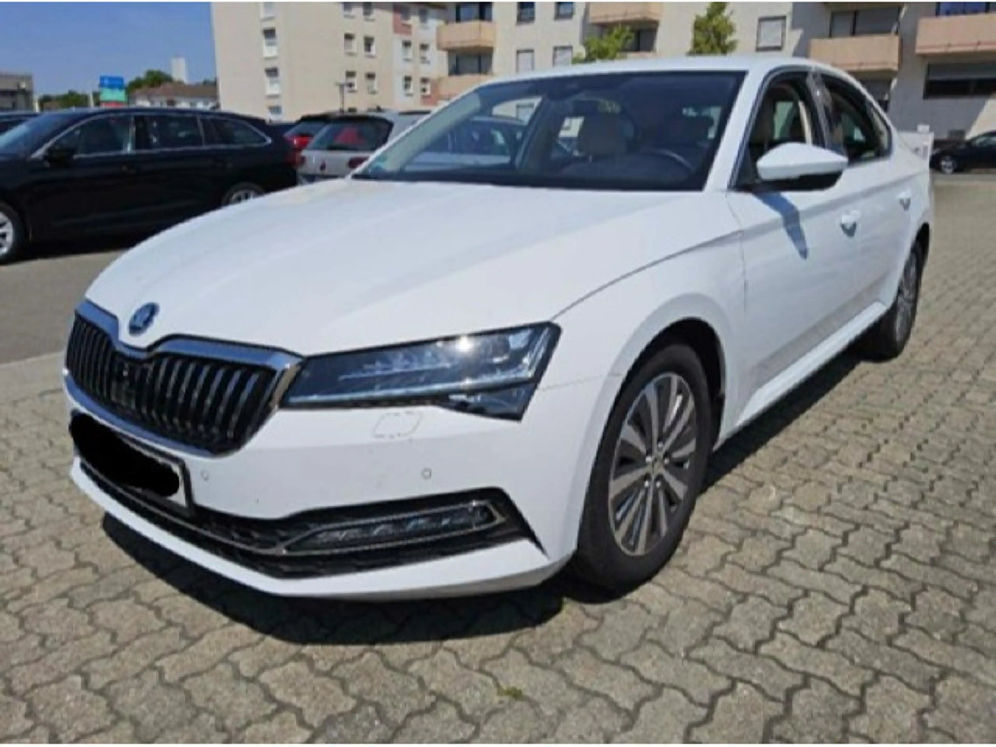 Skoda Superb 2.0 TDI Style DSG AHK Rückfahrkamera NAVI — photo 2