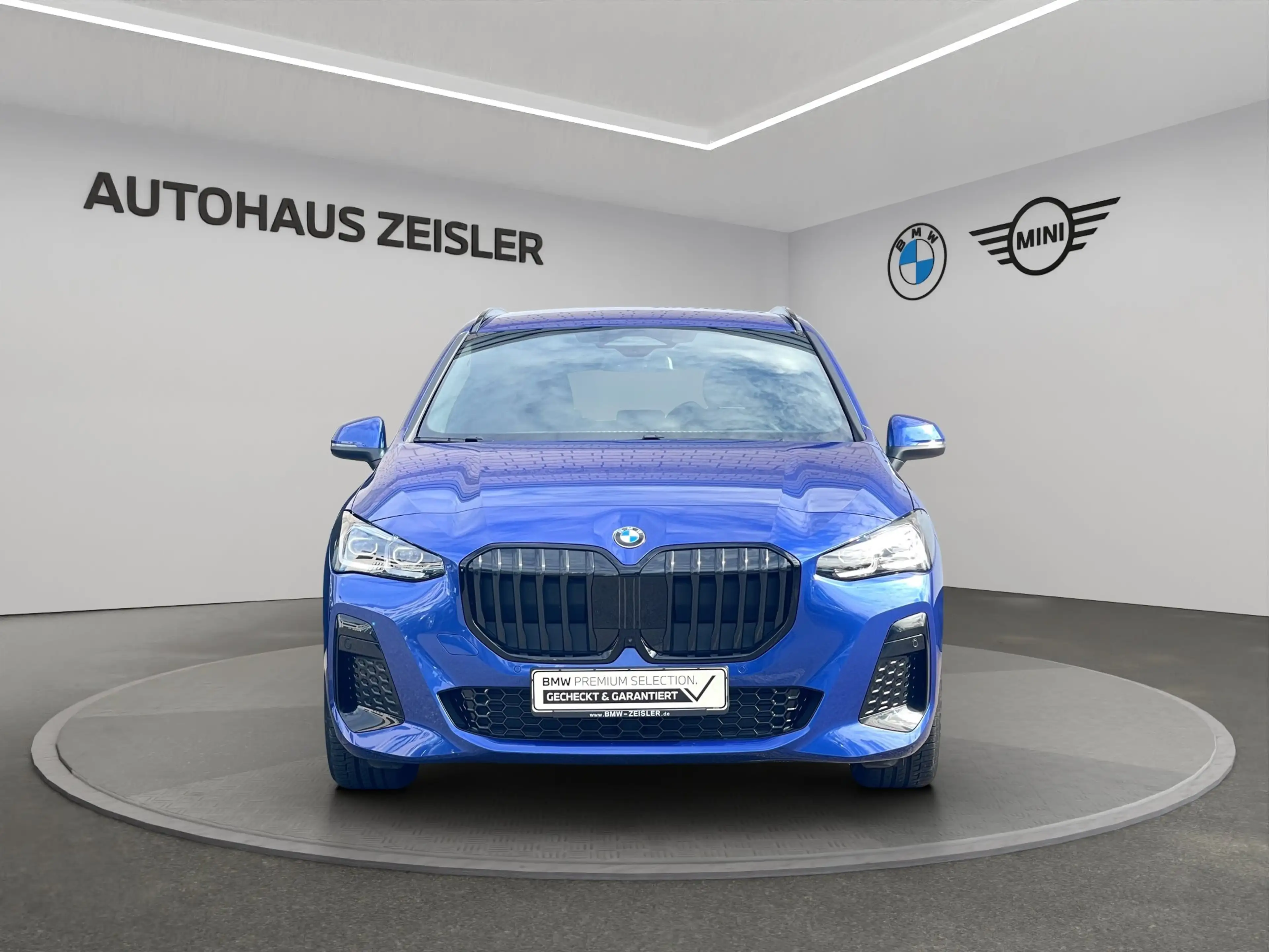 BMW 220 i Active Tourer — photo 5