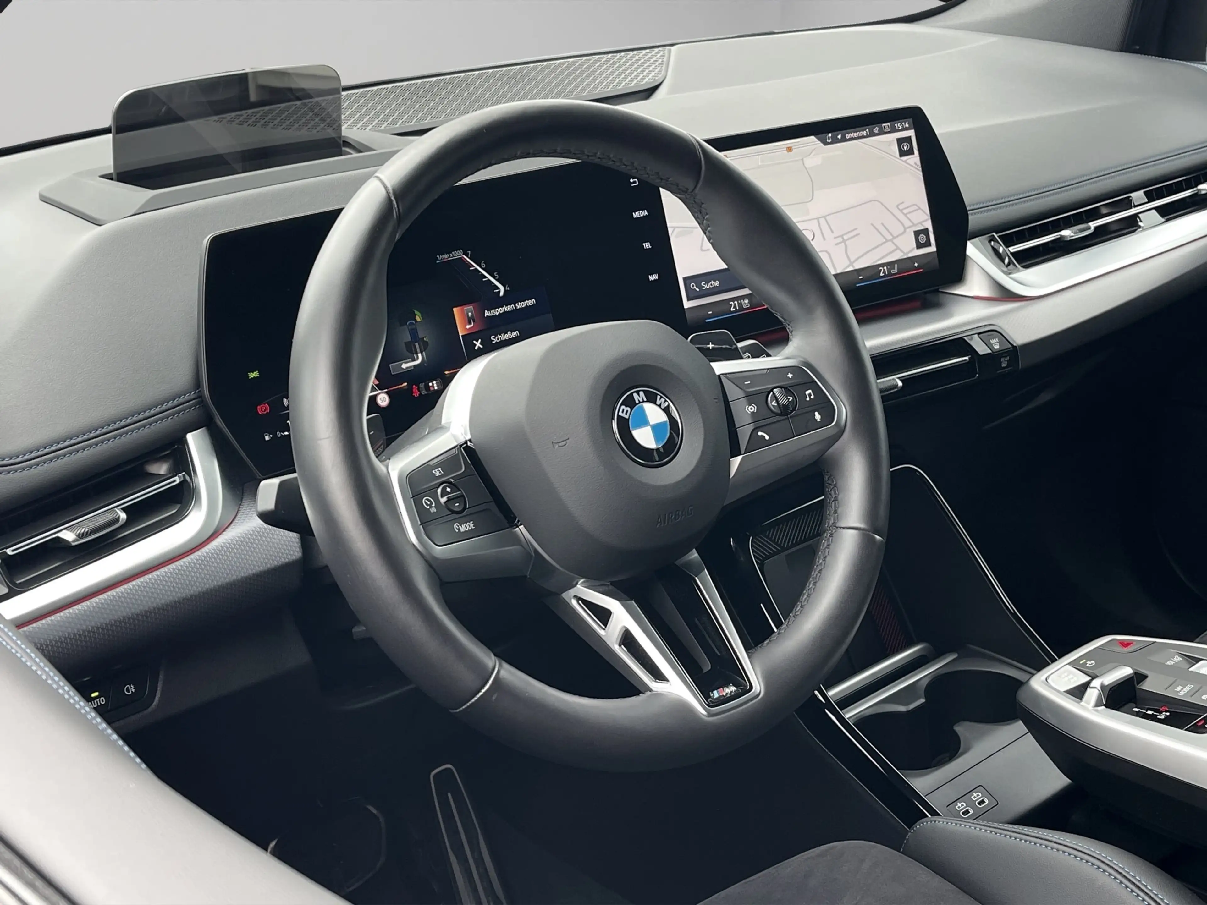 BMW 220 i Active Tourer — photo 7