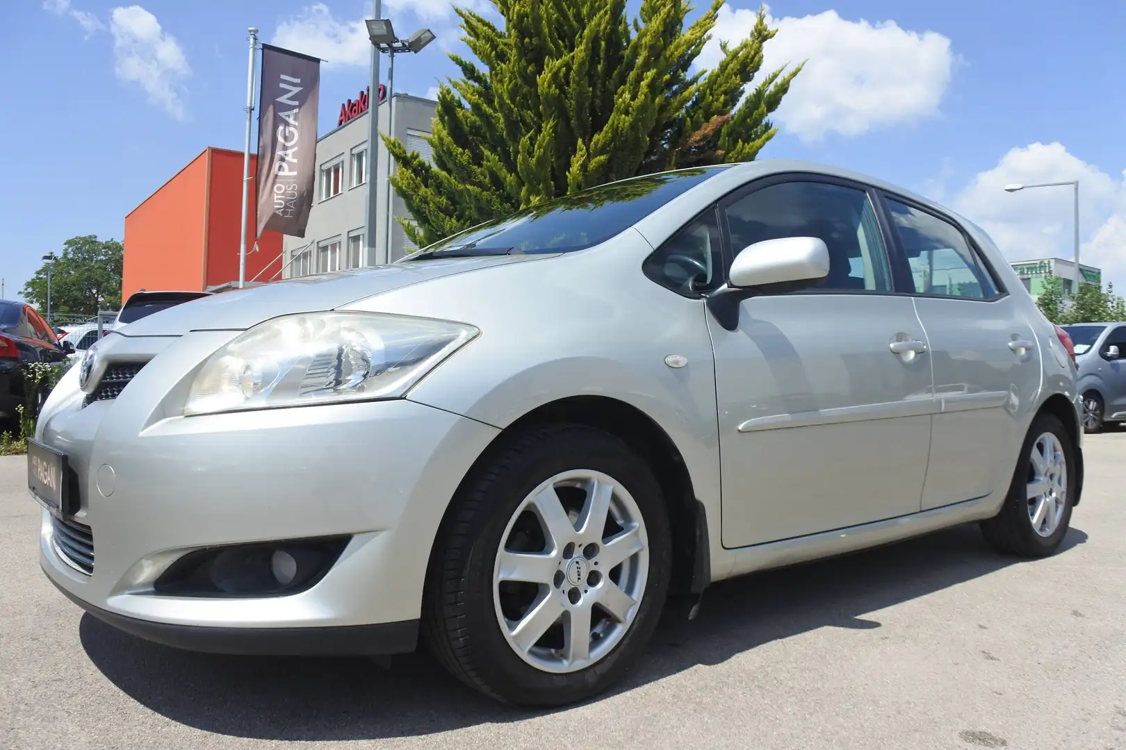 Toyota Auris Auris 1,6 Dual  VVT-i Automatik Silber - 1