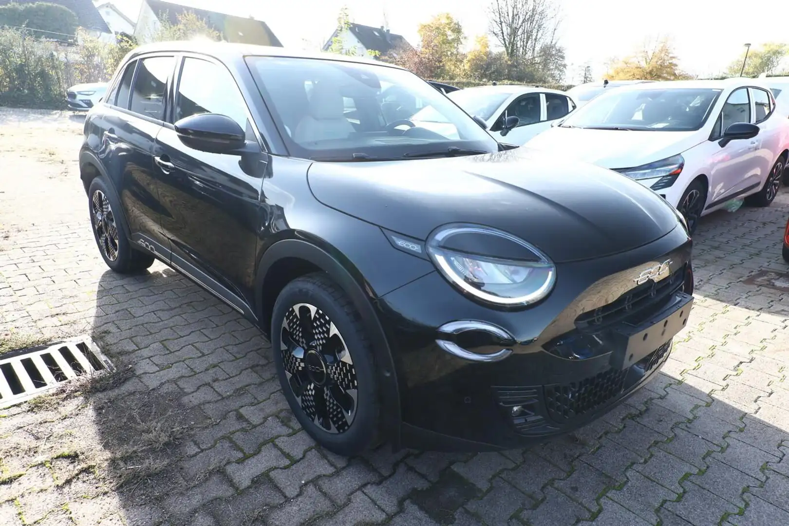 Fiat 600 La Prima Hybrid eHK ACC SHZ Keyl Massage BT 81 ... Schwarz - 2