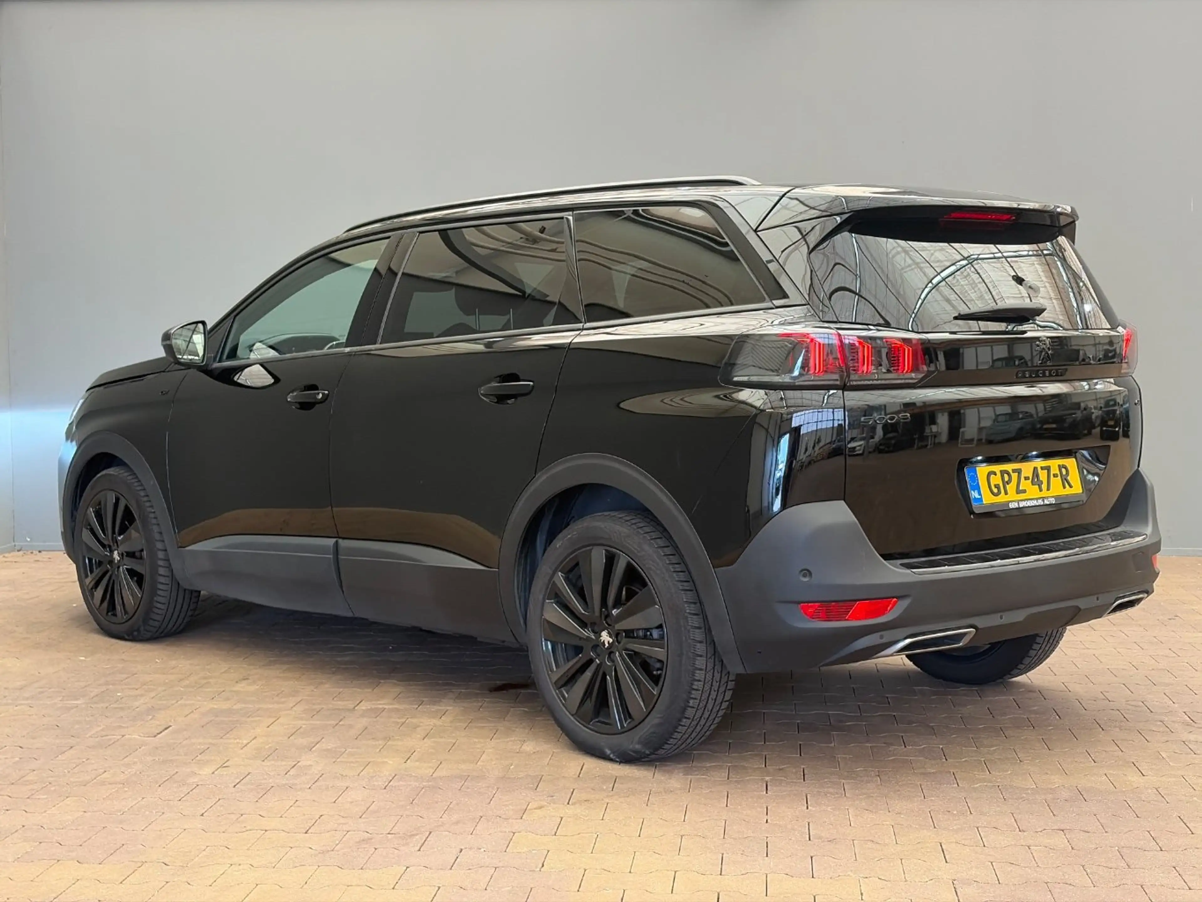 Peugeot 5008 1.2 Hybrid 136 GT Black Pack | Full Option | 7-Zit — photo 4