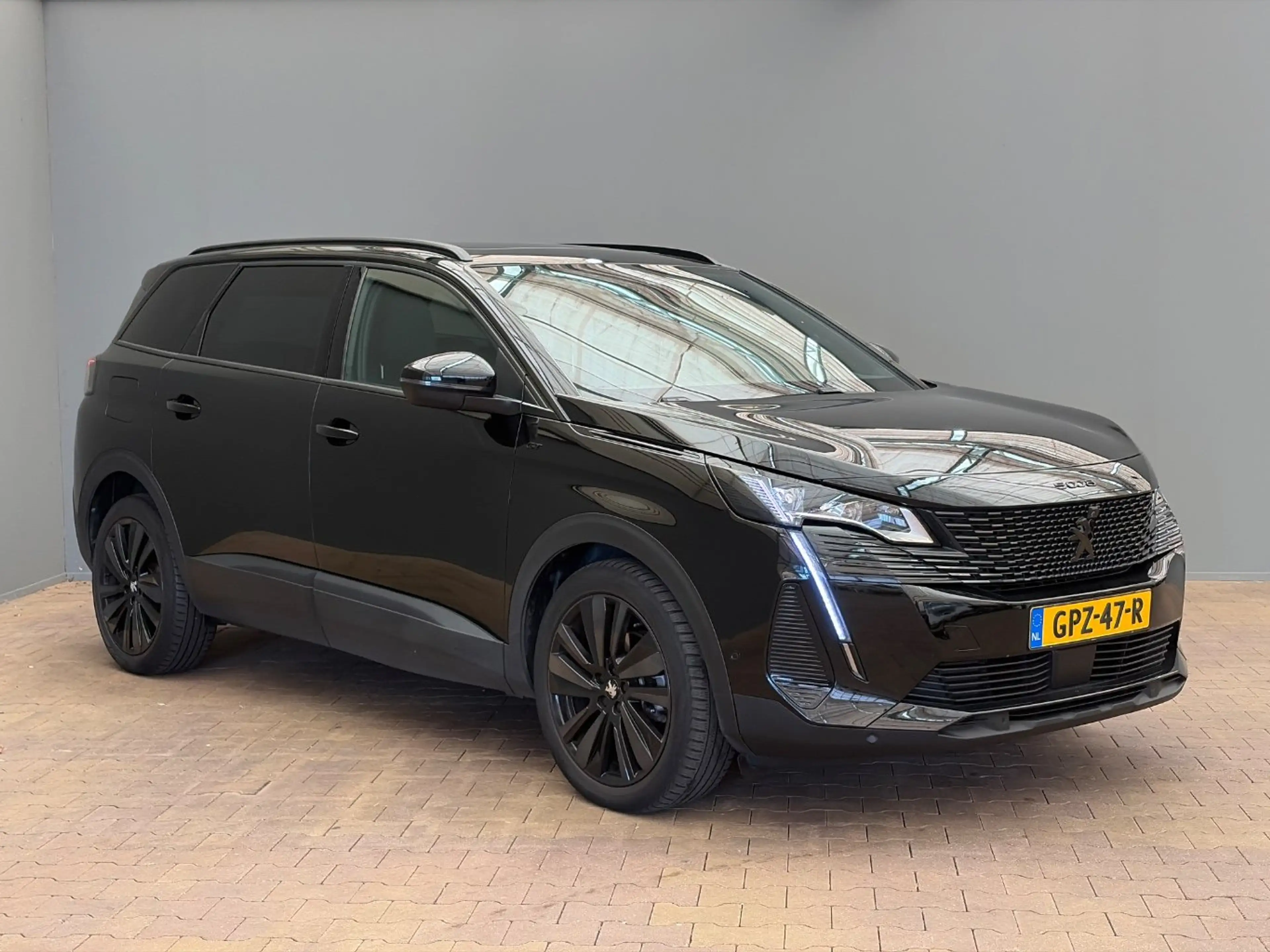 Peugeot 5008 1.2 Hybrid 136 GT Black Pack | Full Option | 7-Zit — photo 2
