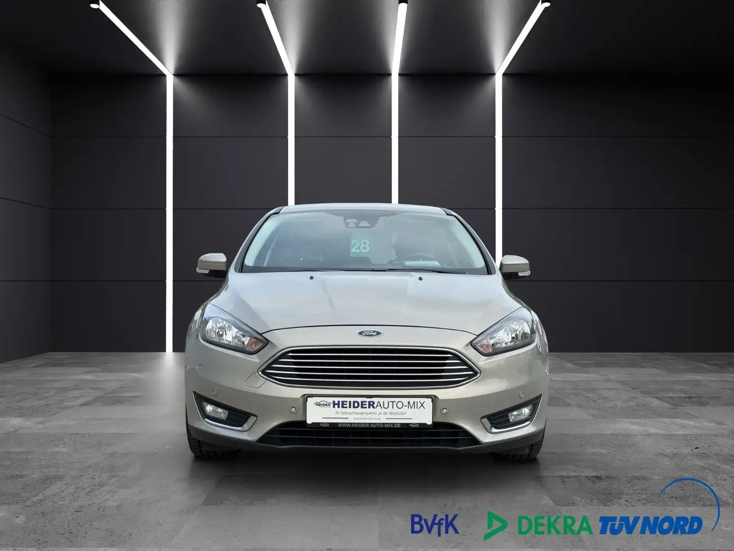 Ford Focus Lim. Titanium 1.HAND|NAVI|TEMPOMAT|KAMERA Gris - 2