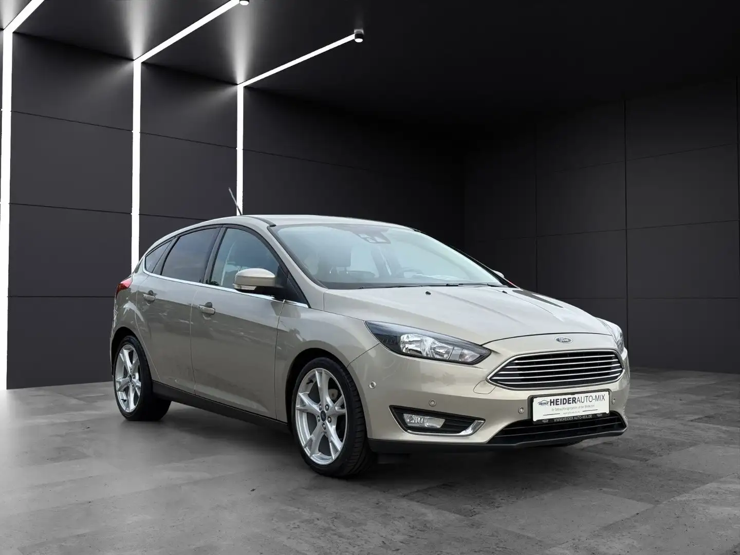 Ford Focus Lim. Titanium 1.HAND|NAVI|TEMPOMAT|KAMERA Gris - 1