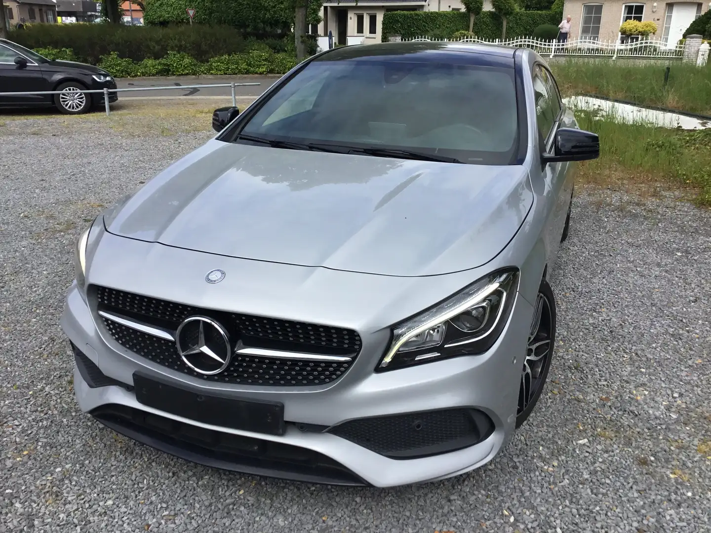 Mercedes-Benz CLA 200 AMG line Grijs - 1