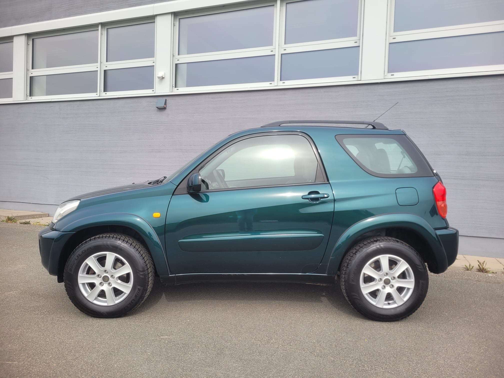 Second hand Toyota Rav4 2.0