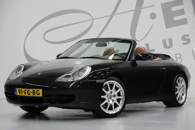 Porsche 911 Cabrio 3.4 Carrera 4
