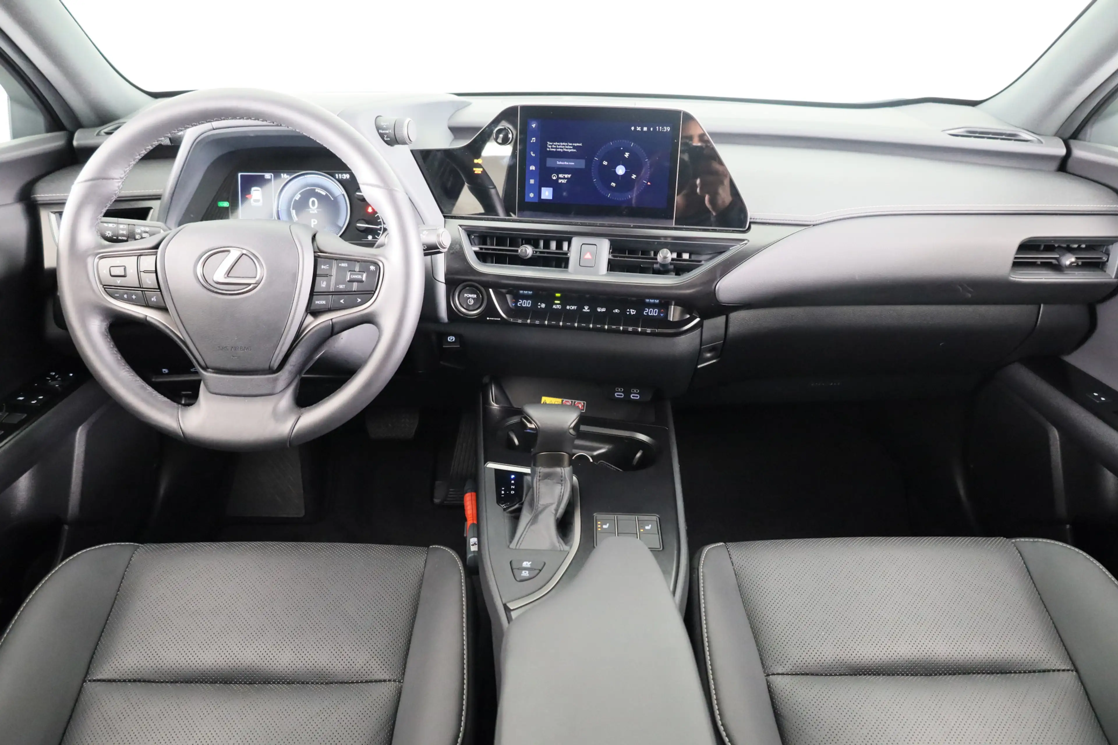 Lexus UX 250h Luxury Line *DEMO* | Head up Display | Stoelverwar — photo 5