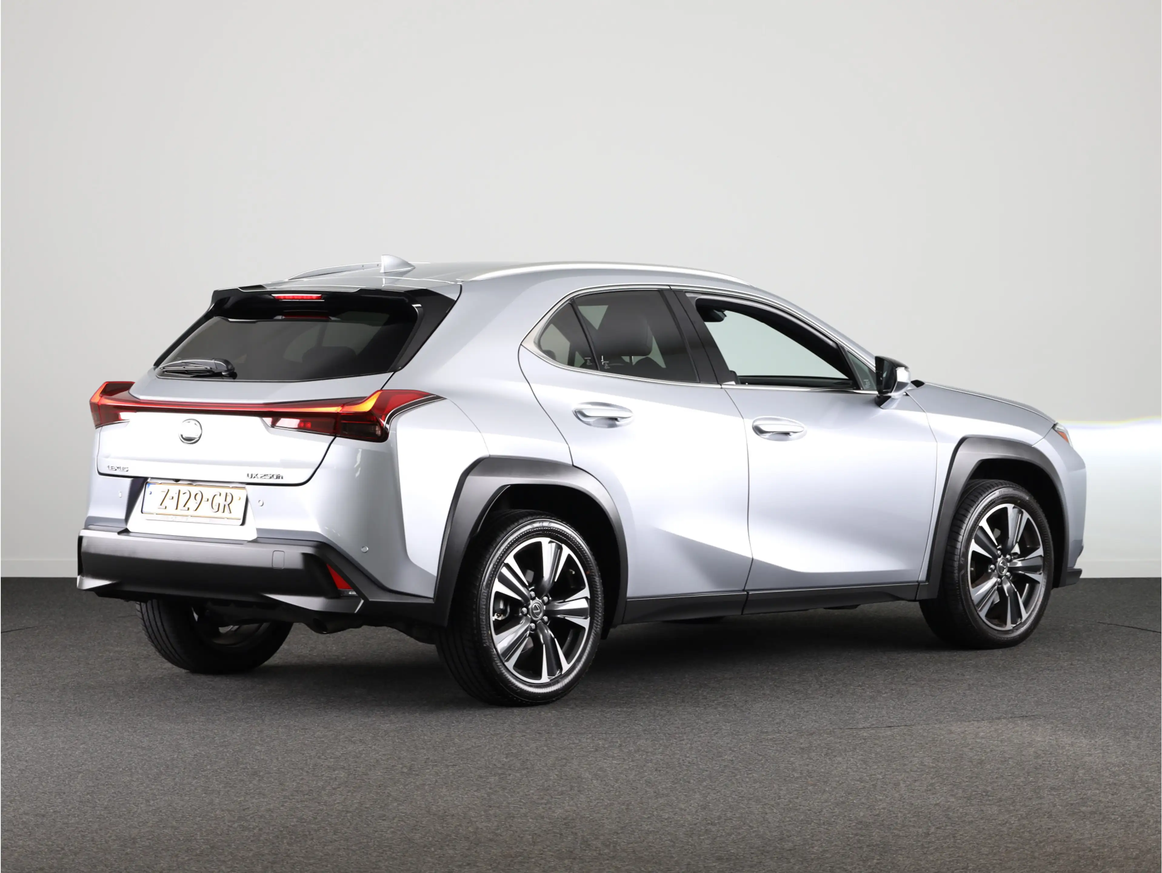 Lexus UX 250h Luxury Line *DEMO* | Head up Display | Stoelverwar — photo 2