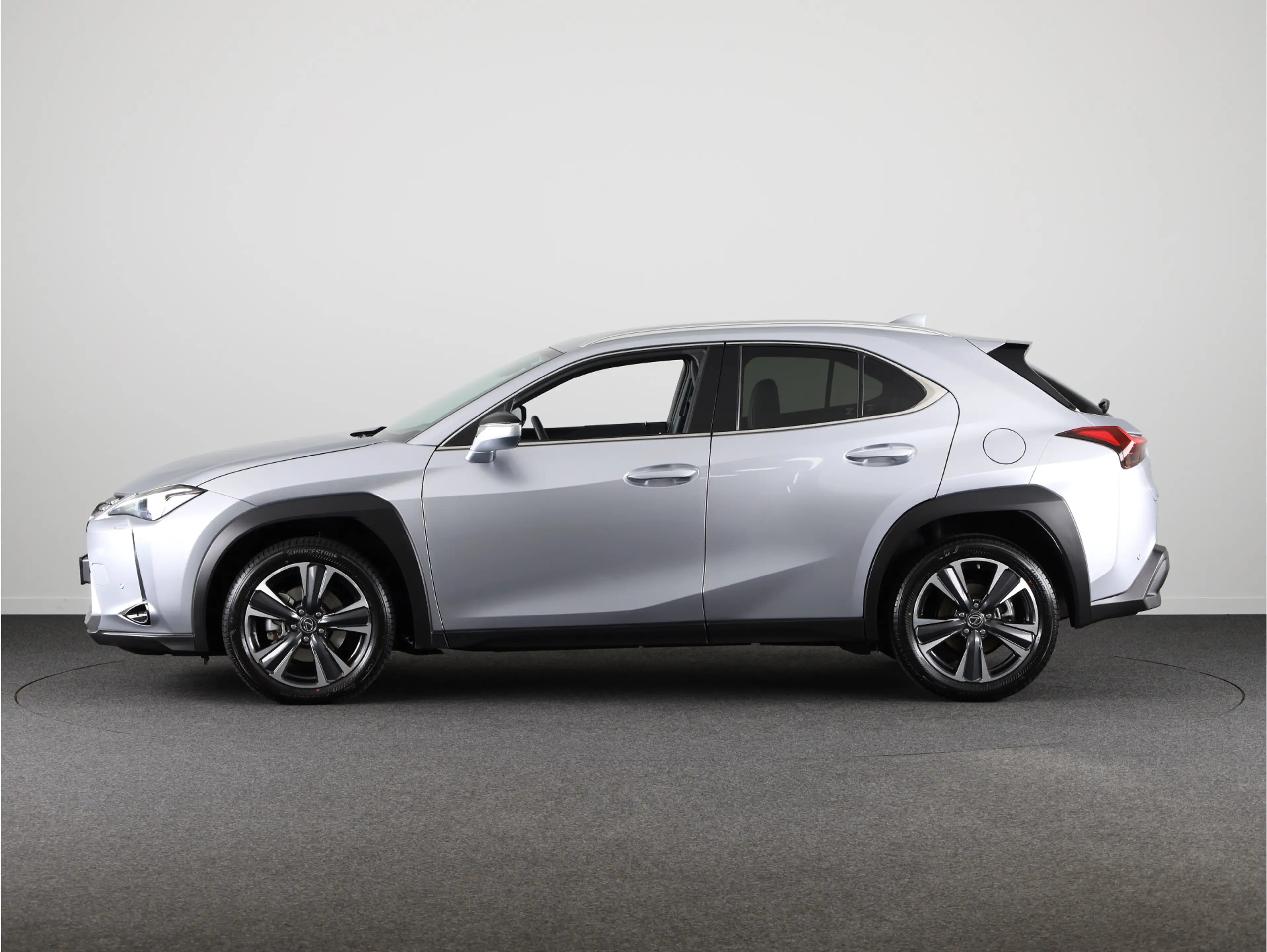 Lexus UX 250h Luxury Line *DEMO* | Head up Display | Stoelverwar — photo 3