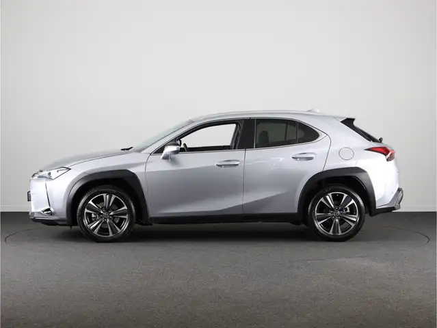 Lexus Ux view 3