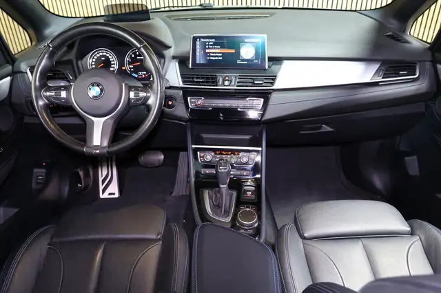 BMW 2 Series view 2