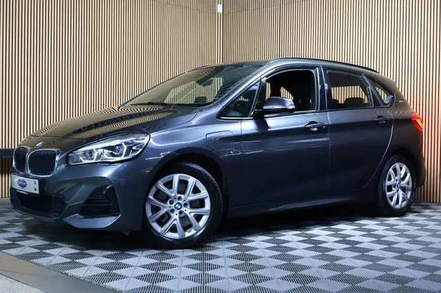 BMW 2 Series view 9