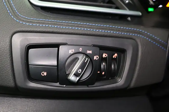 BMW 2 Series view 11