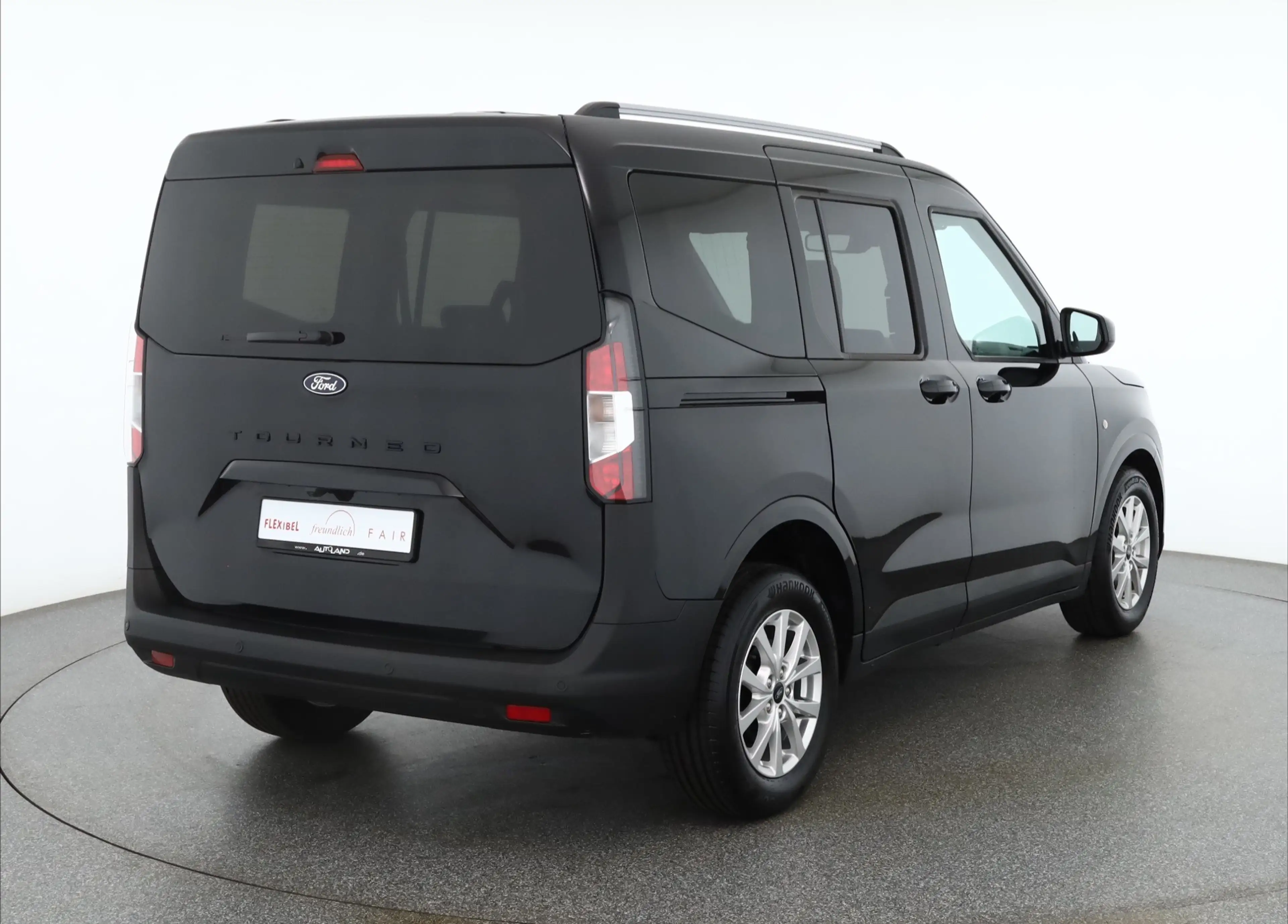 Ford Tourneo Courier Titanium 1.0 EB Aut. Kamera SItzhe — photo 5