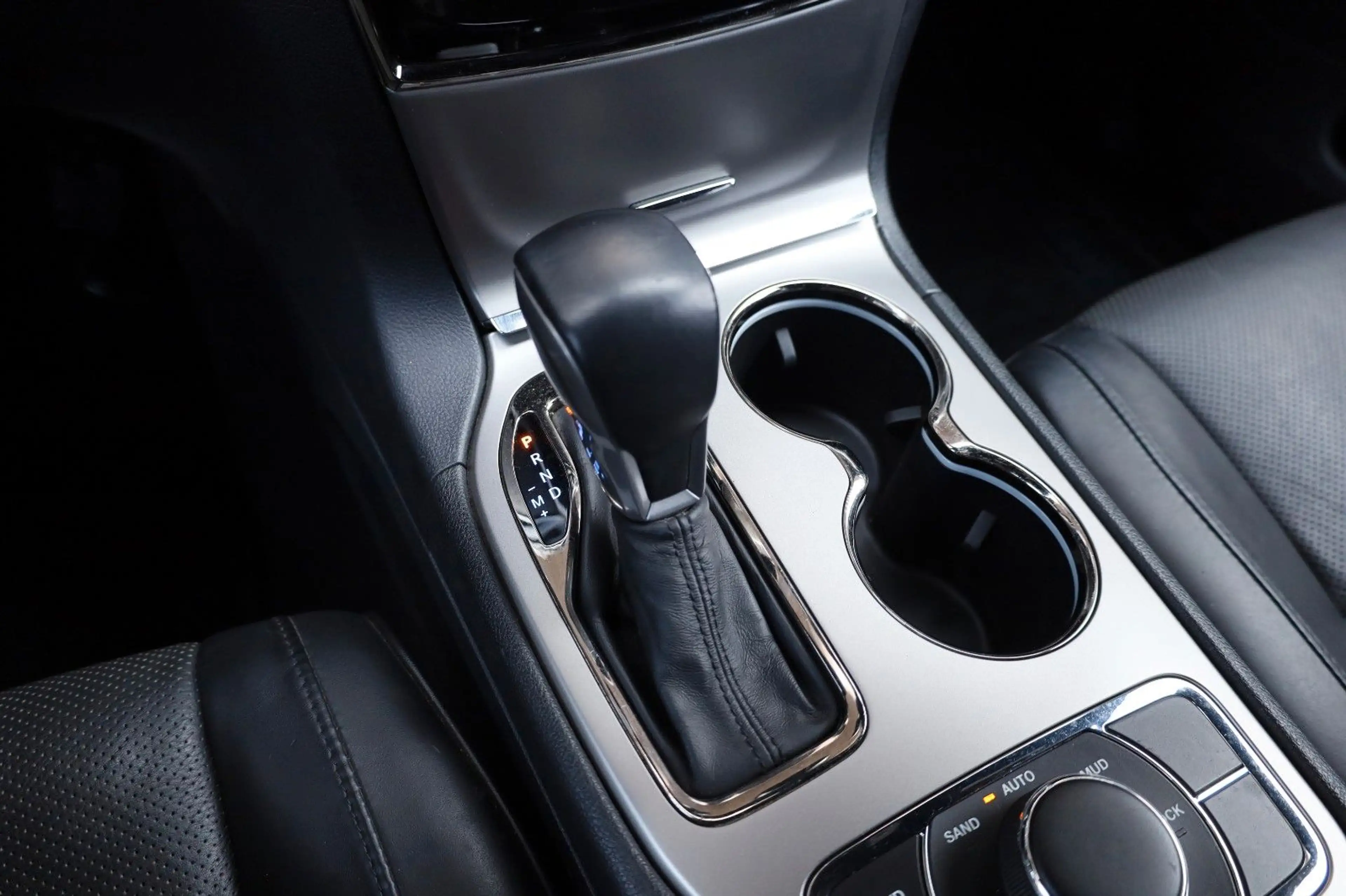 Jeep Grand Cherokee 3.6l Limited 4x4/APPLE/SHZ/TTW/20 — photo 14