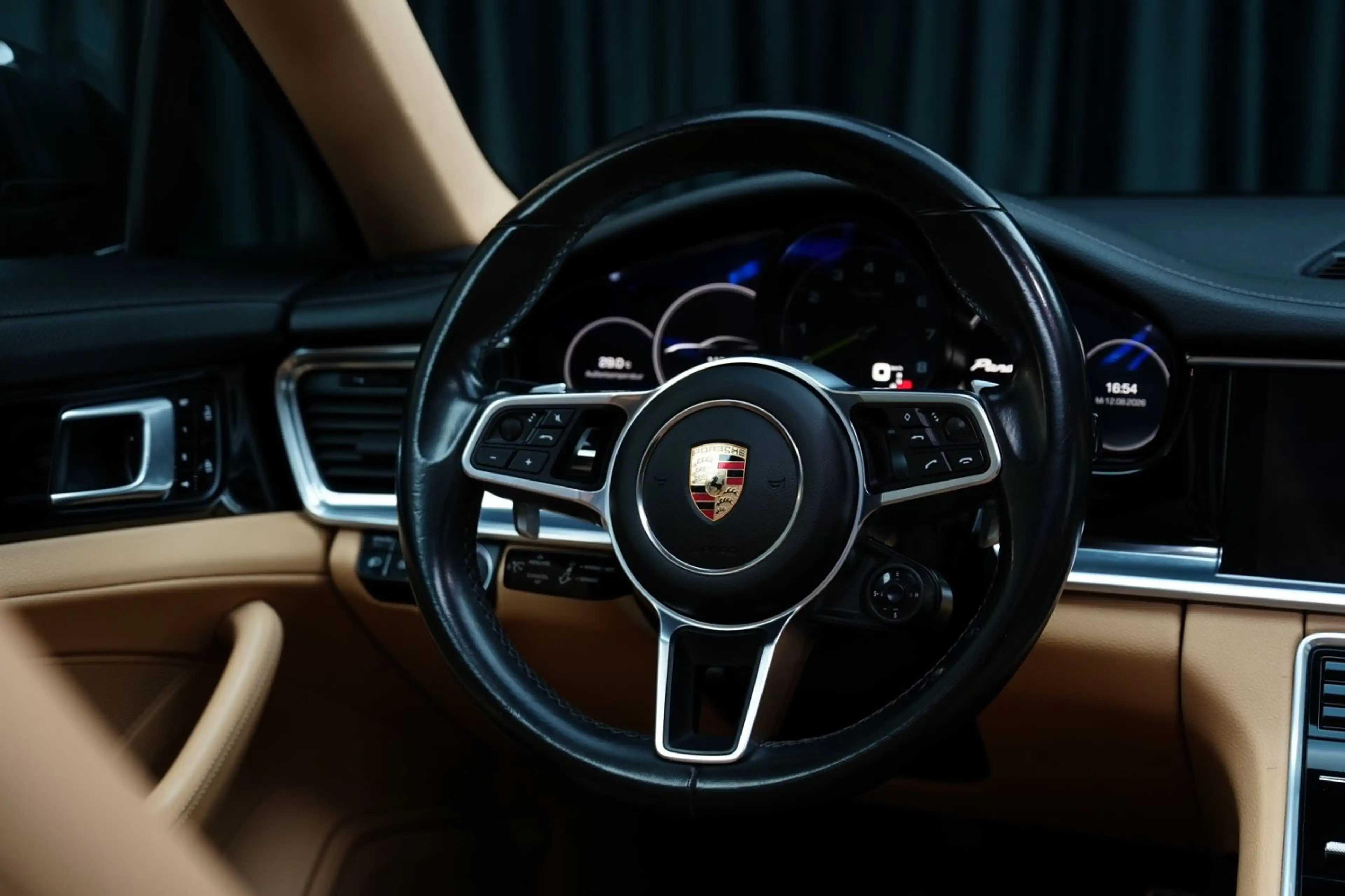 Porsche Panamera 4 E-Hybrid PDLS+*Pano*360°*SoftClose — photo 15