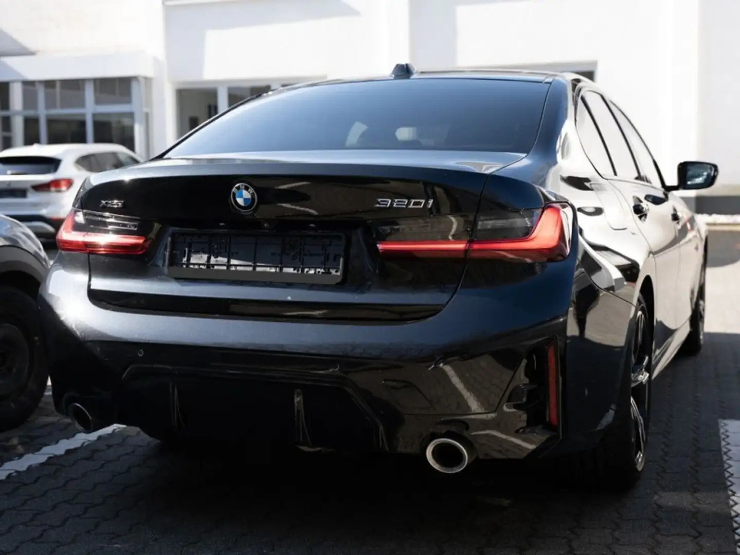 BMW 320 i xDrive Msport Nero - 2
